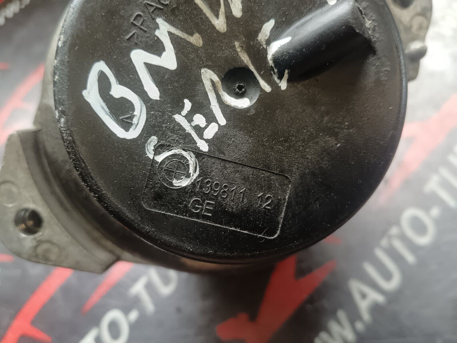 SUPPORT MOTEUR BMW SERIE 1 REFERENCE: 13981112