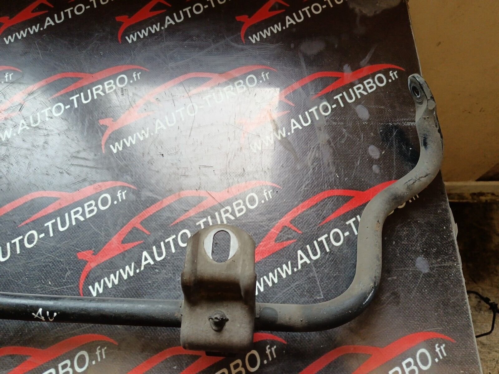 BARRE STABILISATRICE AVANT PEUGEOT 2008 1.6eHDI 96CH REFERENCE: 9674746380