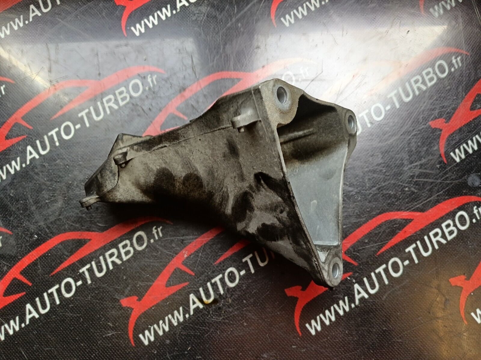 SUPPORT DE MOTEUR BMW SERIE 1 E87 120i REFERENCE: 6764574