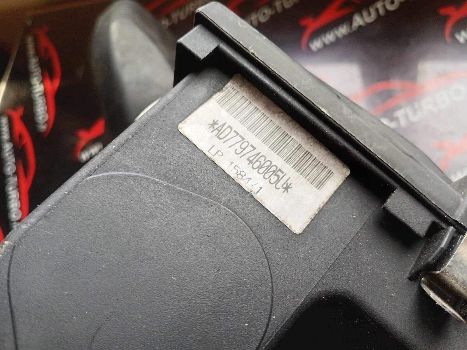 BOITE FILTRE A AIR BMW SERIE 1 REFERENCE: AD779746005U