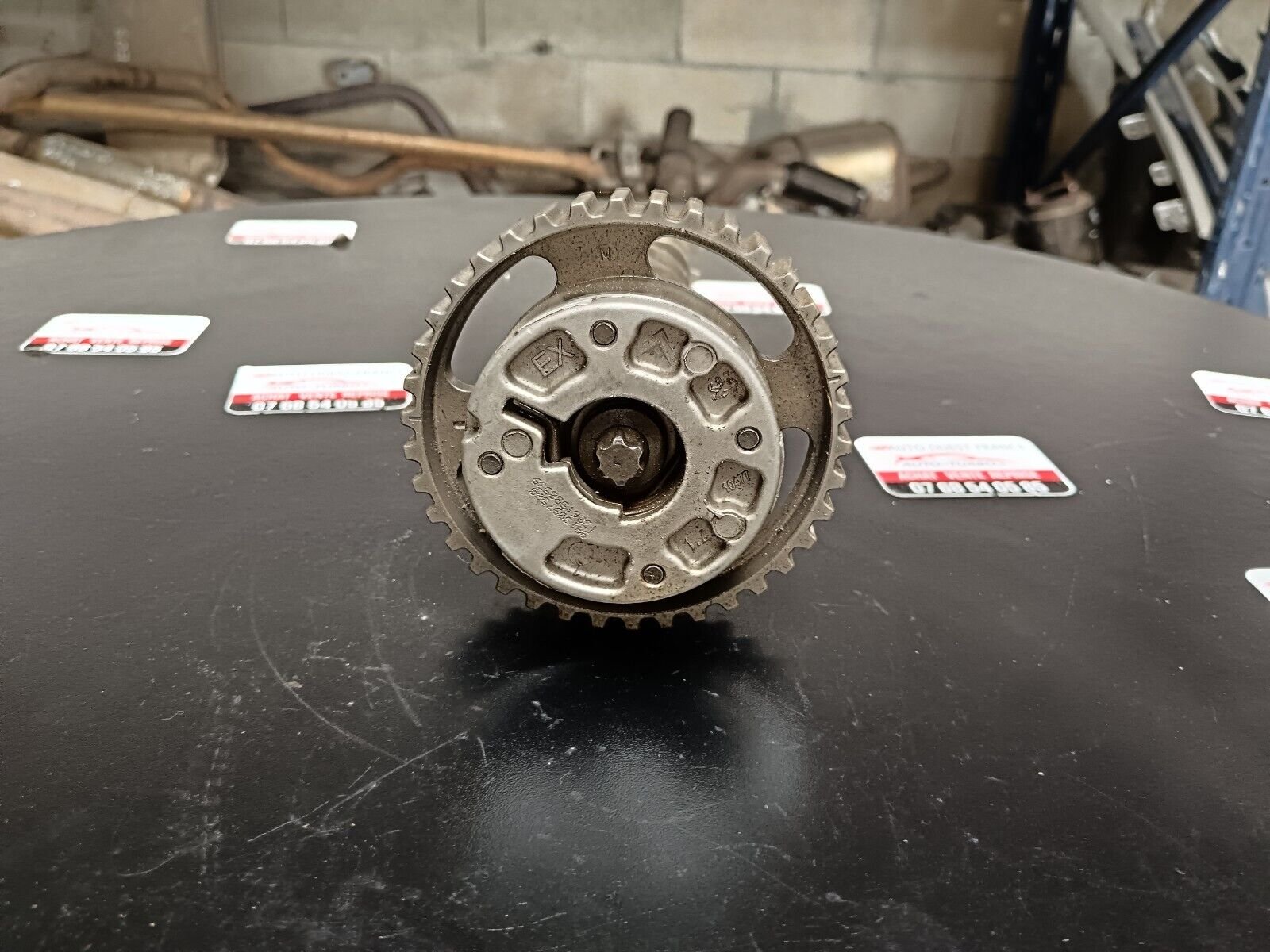 ARBRE A CAME AVEC POULIE PSA 1.2 VTI REFERENCE: 9813097580