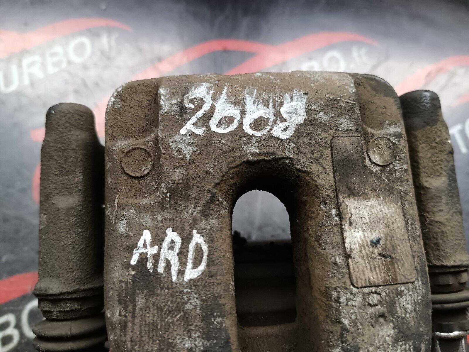 ETRIER ARRIERE DROIT PEUGEOT 2008 1.6eHDI 96CH