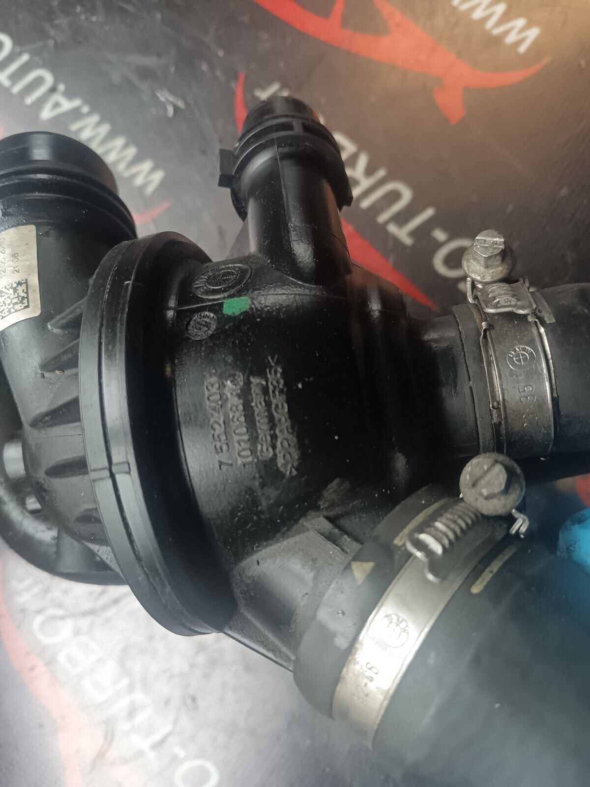 BOITIER DE THERMOSTAT D'EAU BMW SERIE 1 120i REFERENCE: 7552403