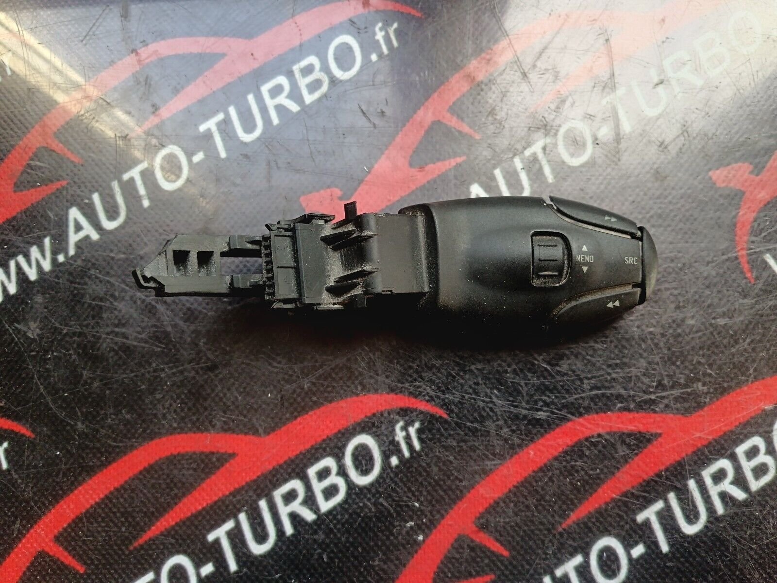 COMMANDE AUTORADIO PEUGEOT 207 REFERENCE: 96637240