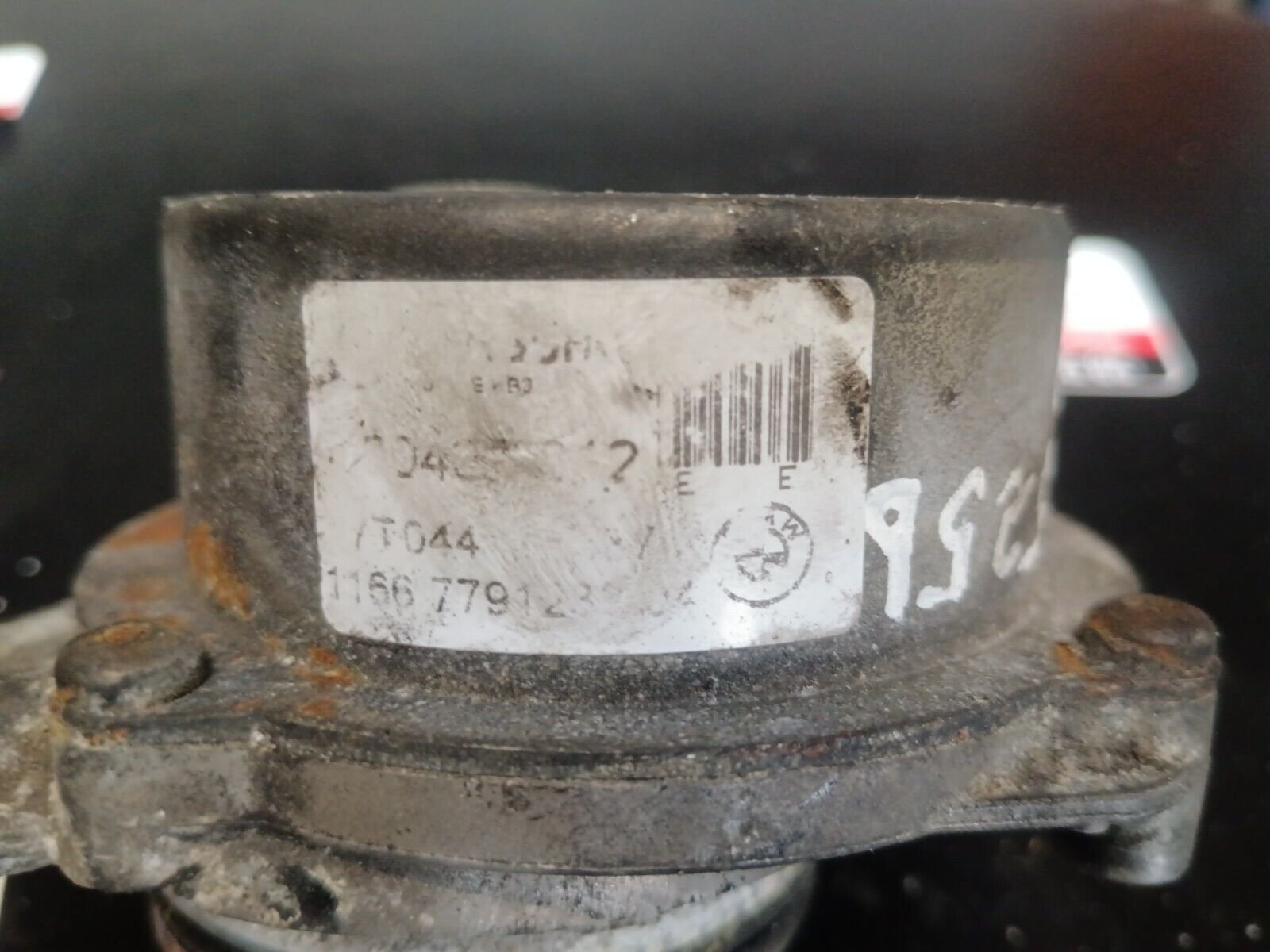 POMPE A VIDE FREINAGE BMW 525D E60 REFERENCE: 7558344