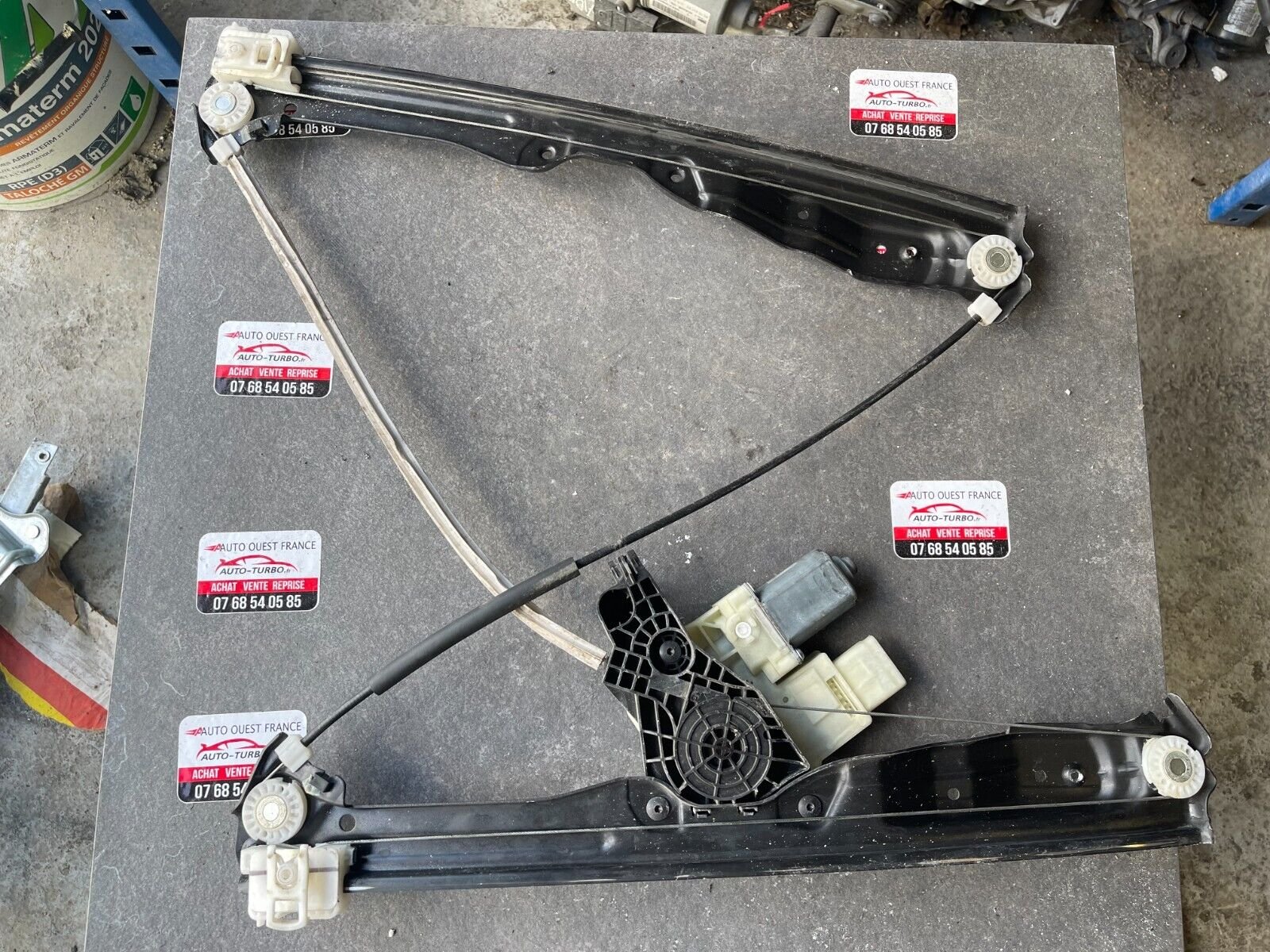 SYSTEME LEVE VITRE AVANT DROIT PEUGEOT 308II SW REFERENCE: 122424