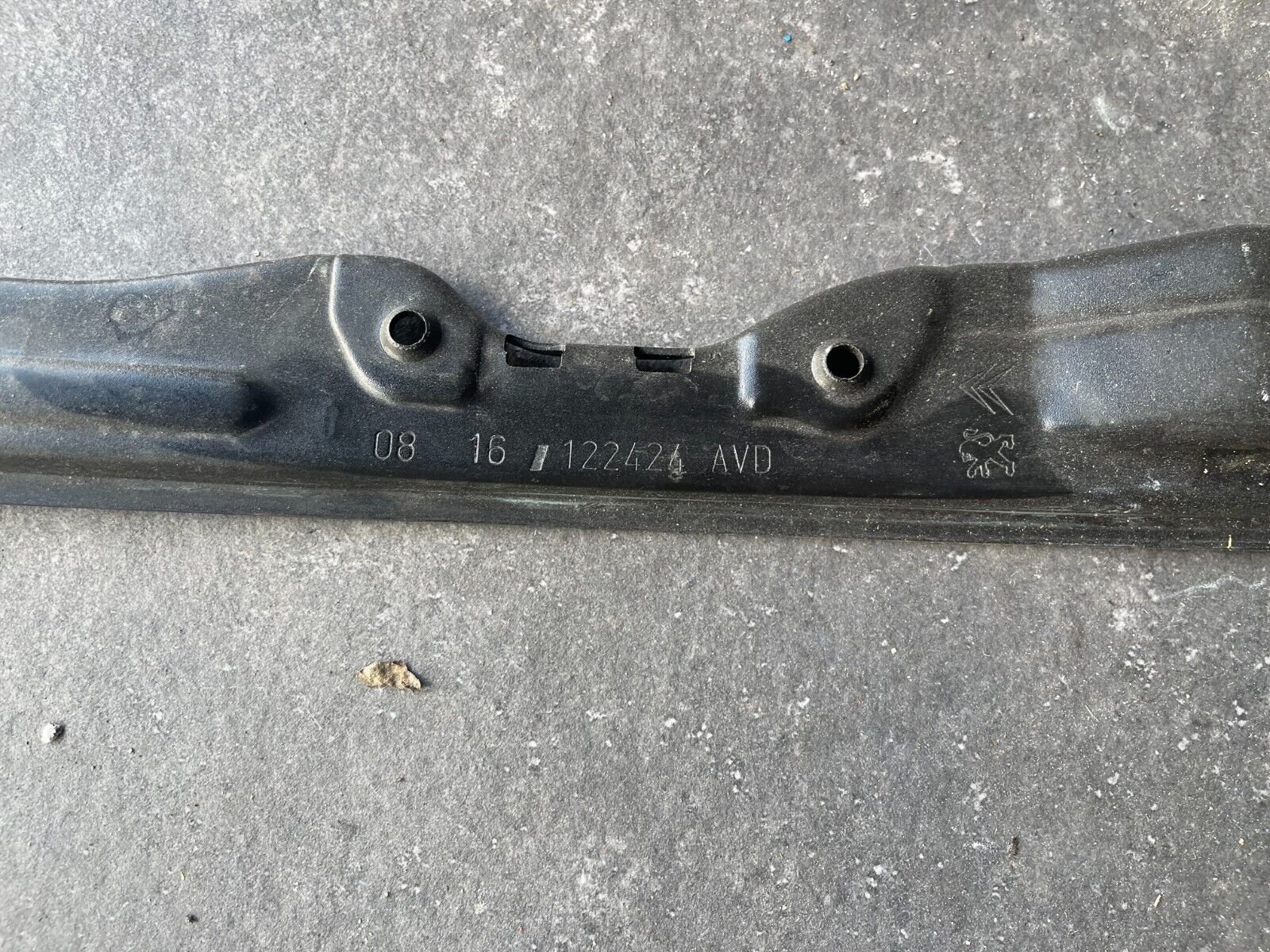 SYSTEME LEVE VITRE AVANT DROIT PEUGEOT 308II SW REFERENCE: 122424