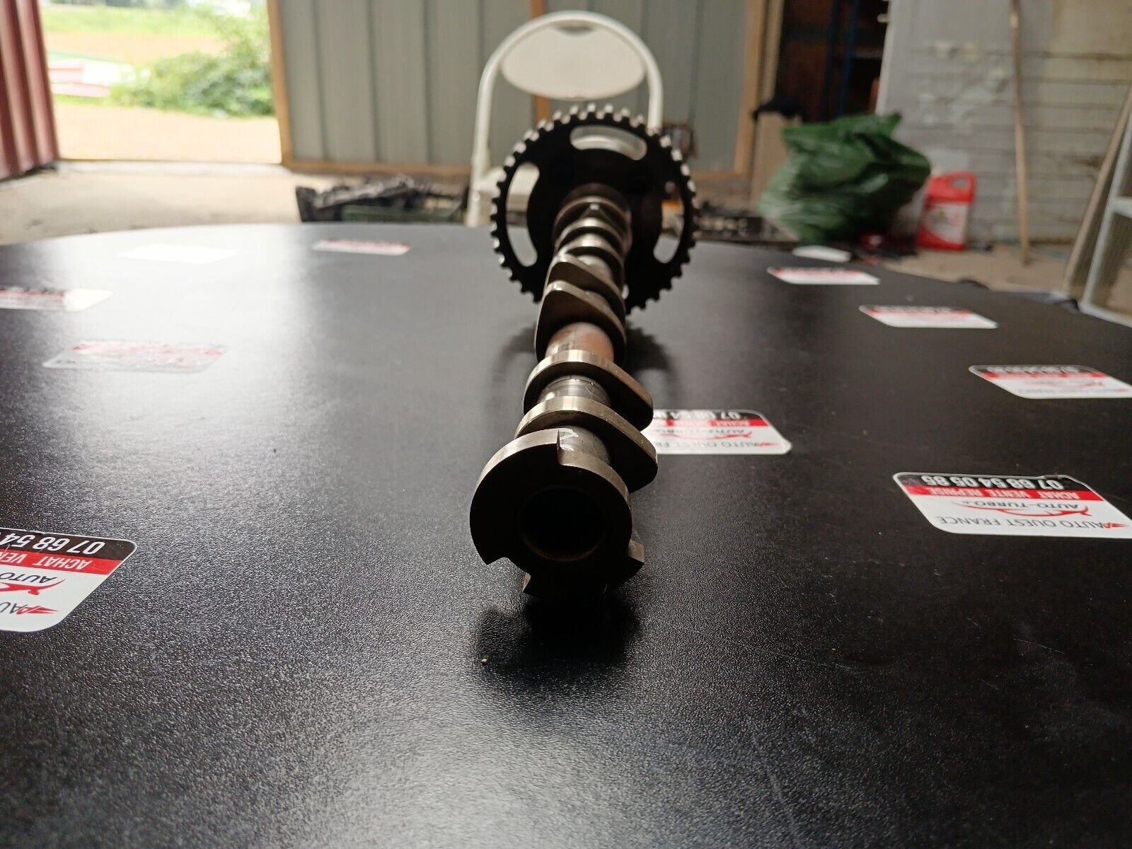 ARBRE A CAME AVEC POULIE PSA 1.2 VTI REFERENCE: 9813097380