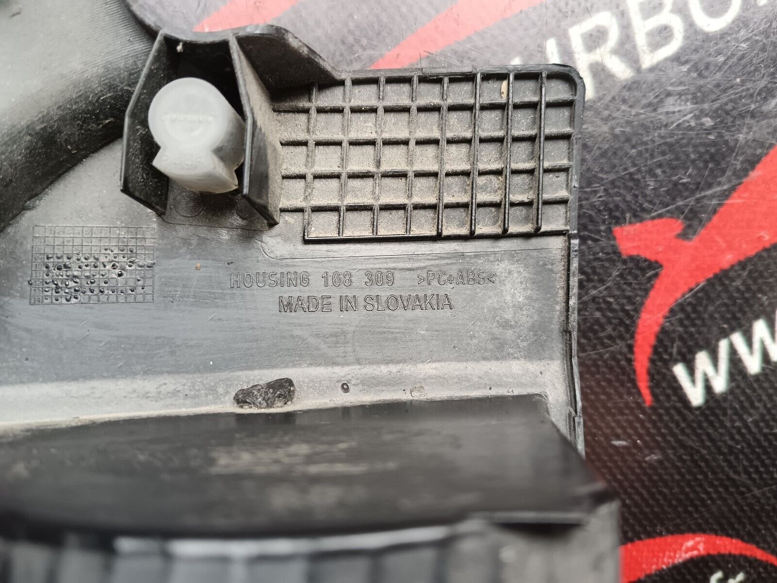 FEU DE PARE CHOC ARRIERE DROIT PEUGEOT 2008 1.6eHDI 96CH REFERENCE: 9683074680