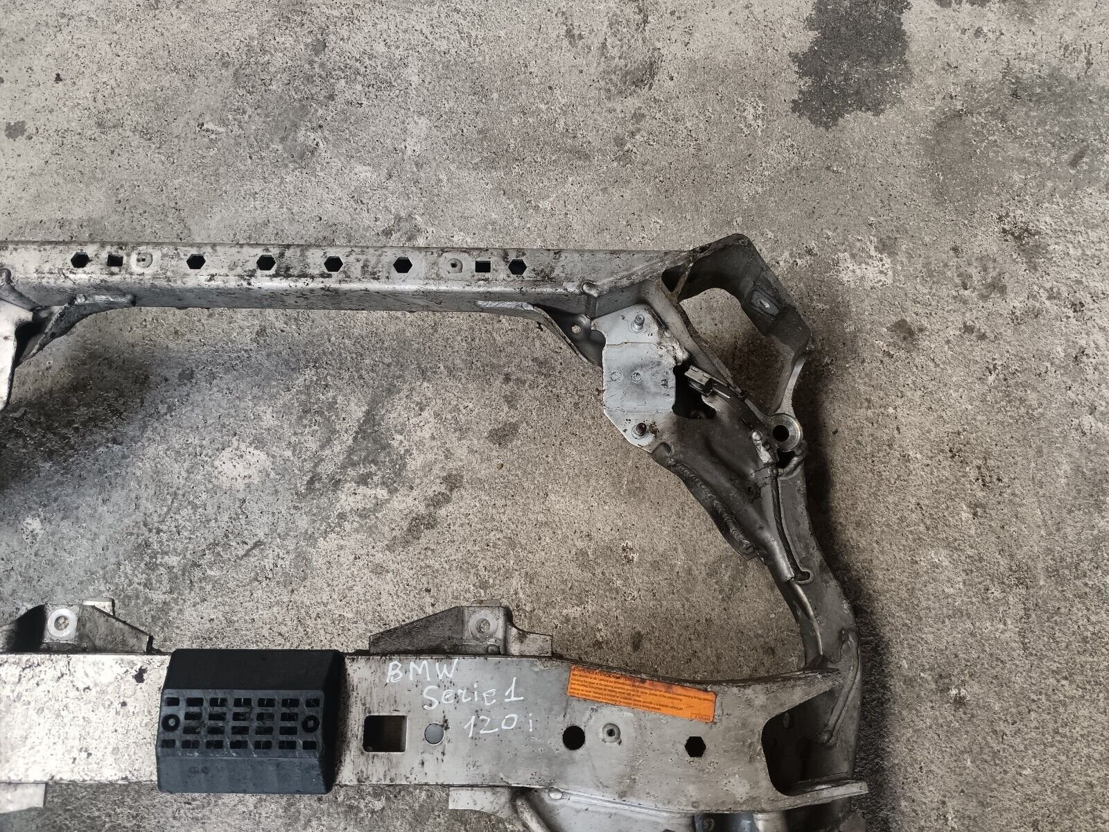 BERCEAU  BOITE BMW SERIE 1 E87 120i