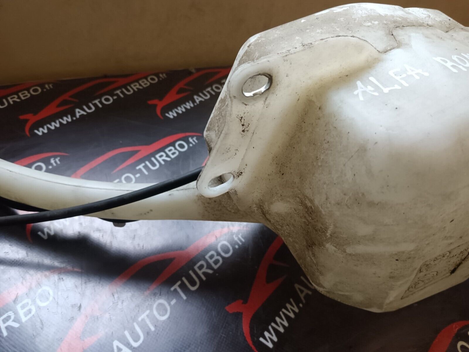 RESERVOIR LAVE GLACE ALFA ROMEO 159