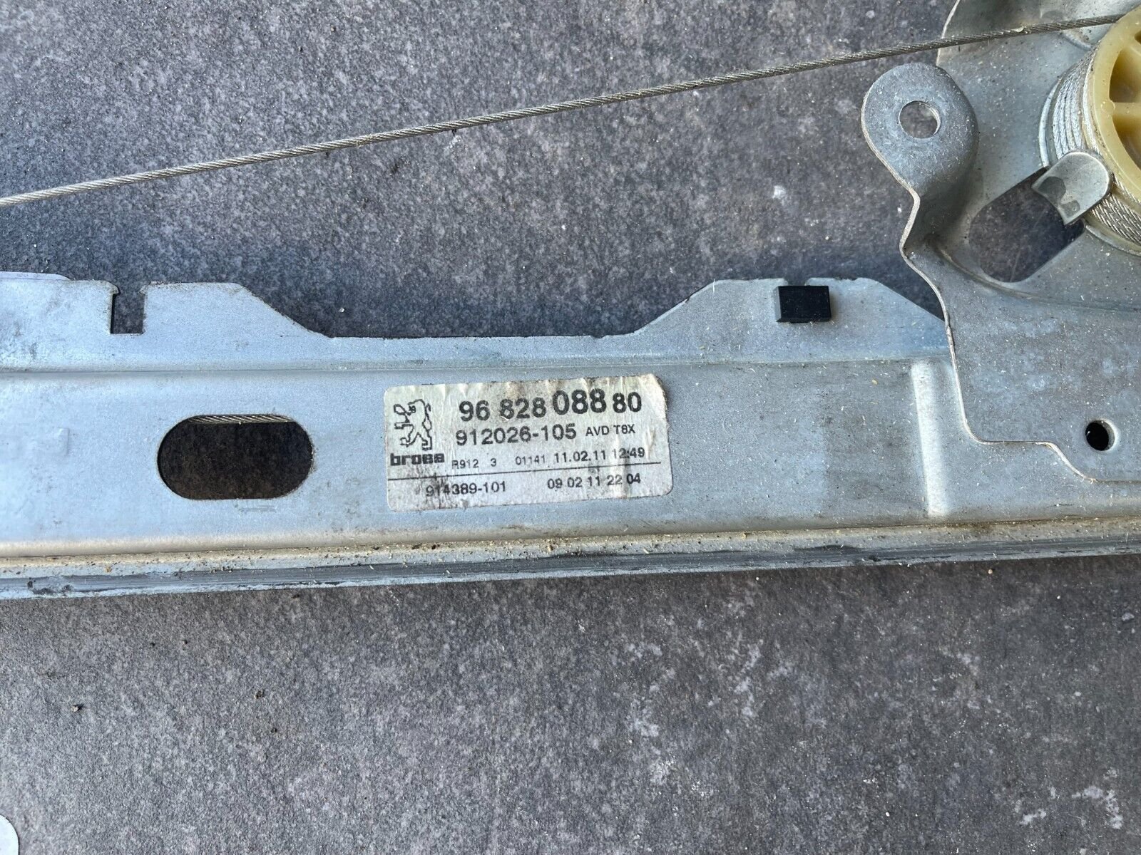 SYSTEME LEVE VITRE AVANT DROIT PEUGEOT 3008 PHASE 1 REFERENCE: 9682808880