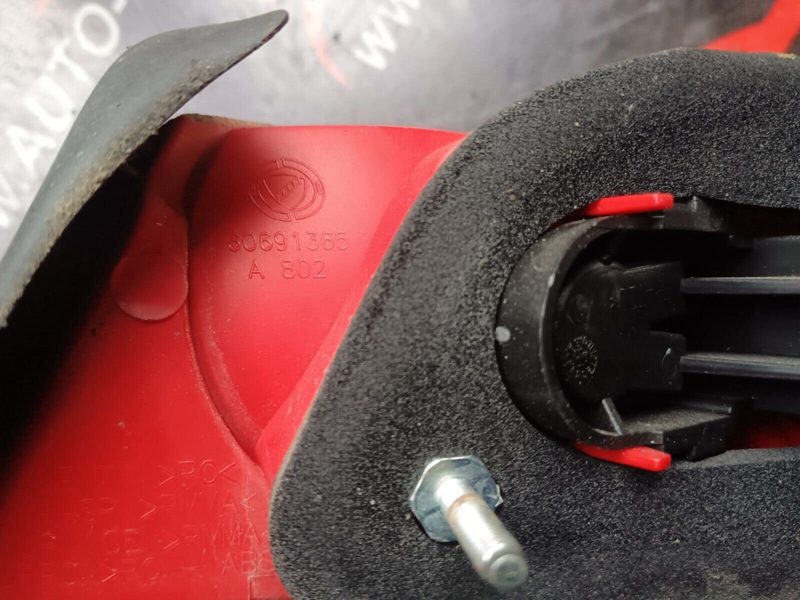 FEU ARRIERE GAUCHE ALFA ROMEO 159 REFERENCE: 60691365