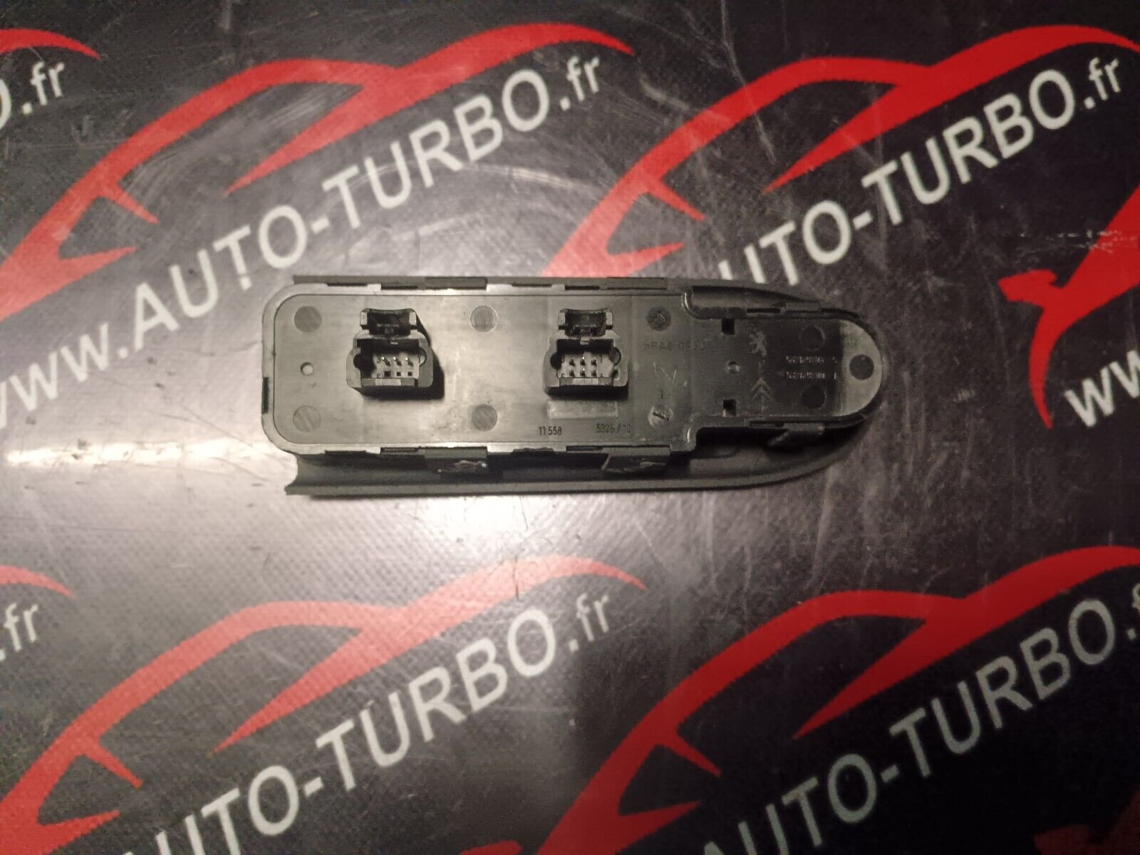 COMMANDE BOUTONS LEVE VITRE AVANT GAUCHE PEUGEOT 407 REFERENCE: 53269704