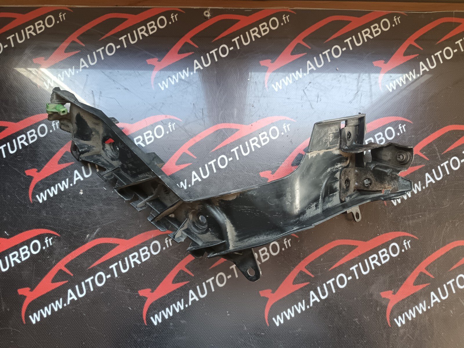 SUPPORT PARE CHOC ARRIERE DROIT SCENIC 2 REFERENCE: 8200156750