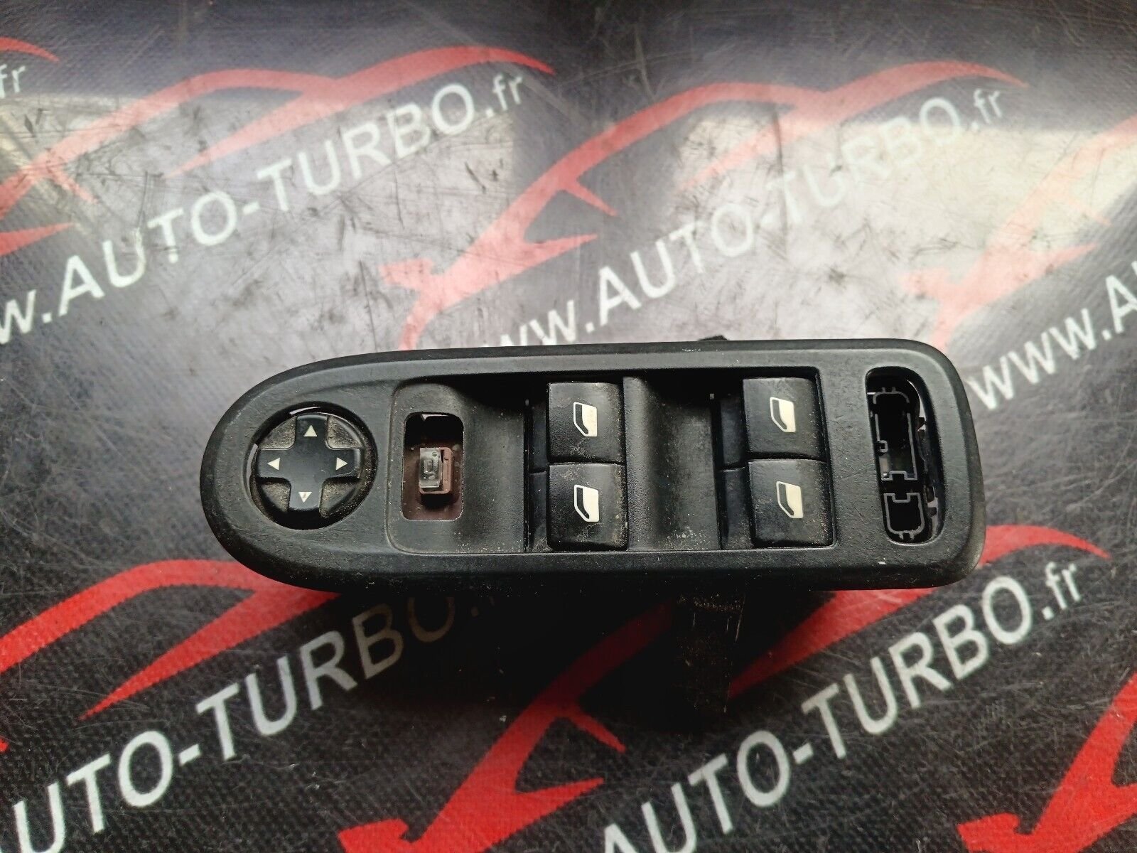 COMMANDE LEVE VITRE AVANT GAUCHE PEUGEOT 308 REFERENCE: 96644915