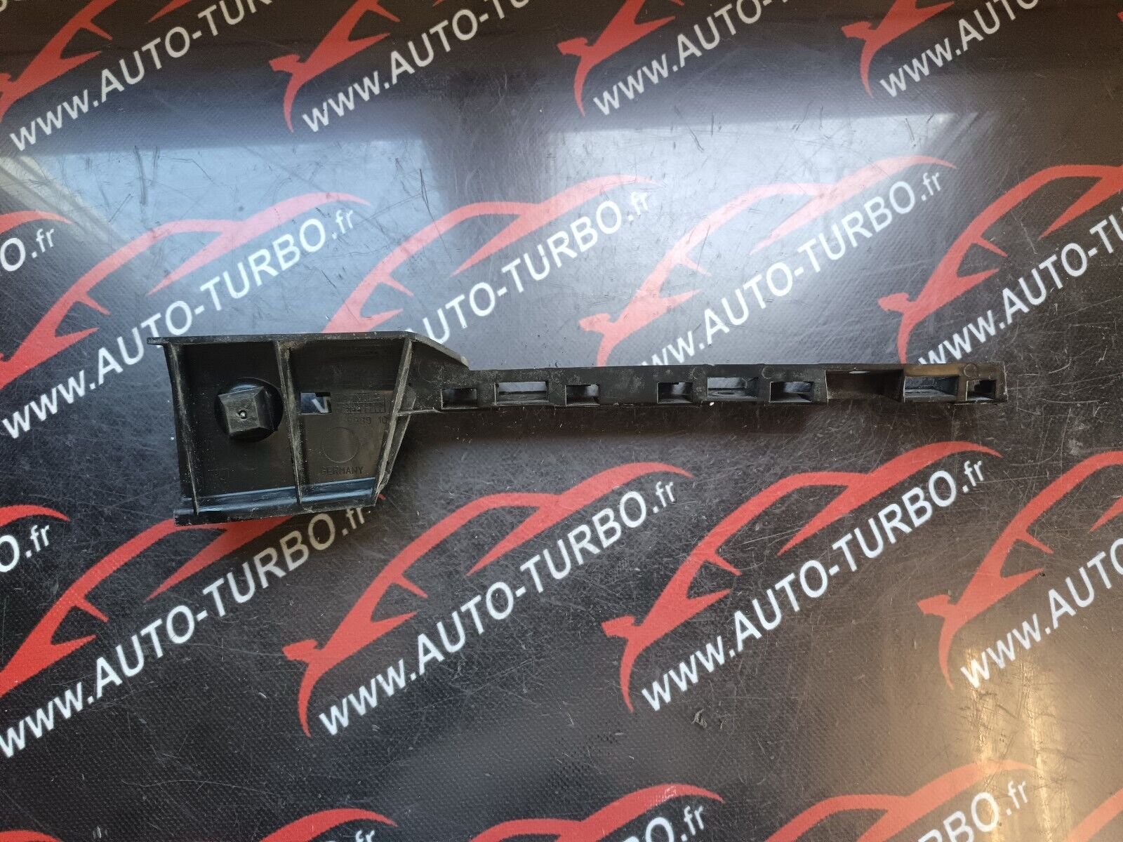 SUPPORT DE PARE CHOC DROIT BMW SERIE 1 REFERENCE: 7184356