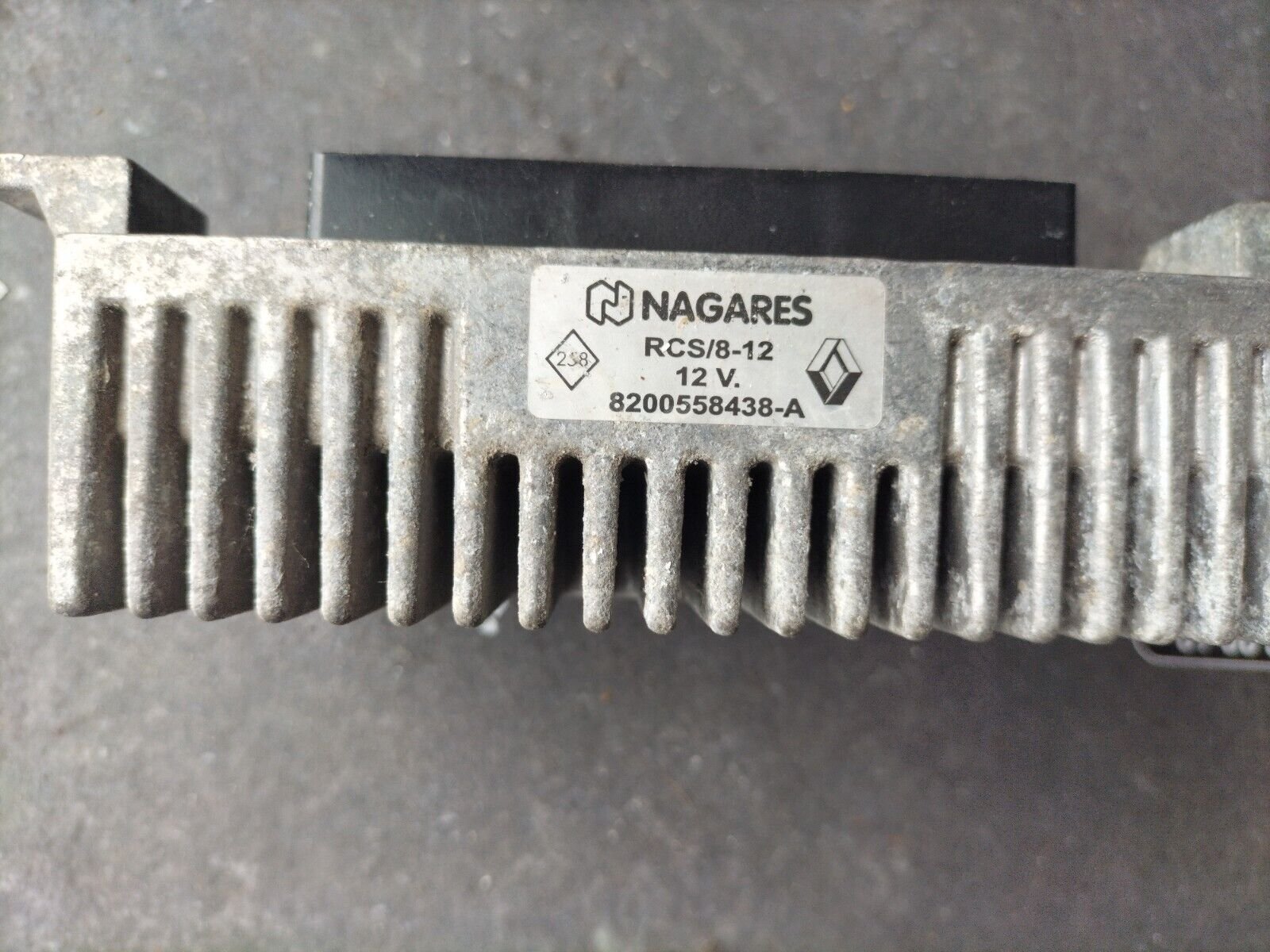 BOITIER DE PRECHAUFFAGE RENAULT MEGANE SCENIC 3 REFERENCE: 8200558438