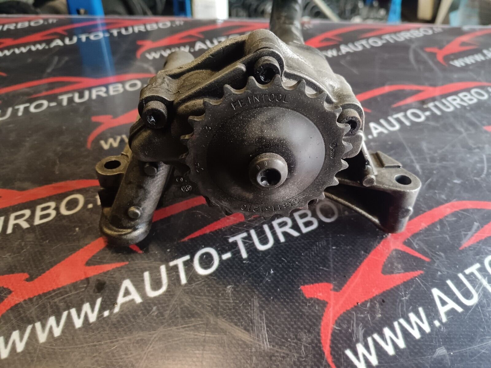 POMPE A HUILE VOLKSWAGEN 2.0TDI REFERENCE: 038115121C