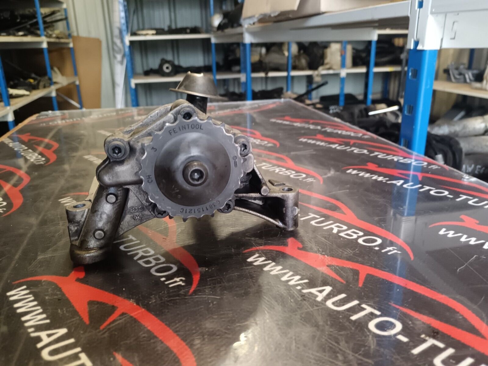 POMPE A HUILE VOLKSWAGEN 2.0TDI REFERENCE: 038115121C