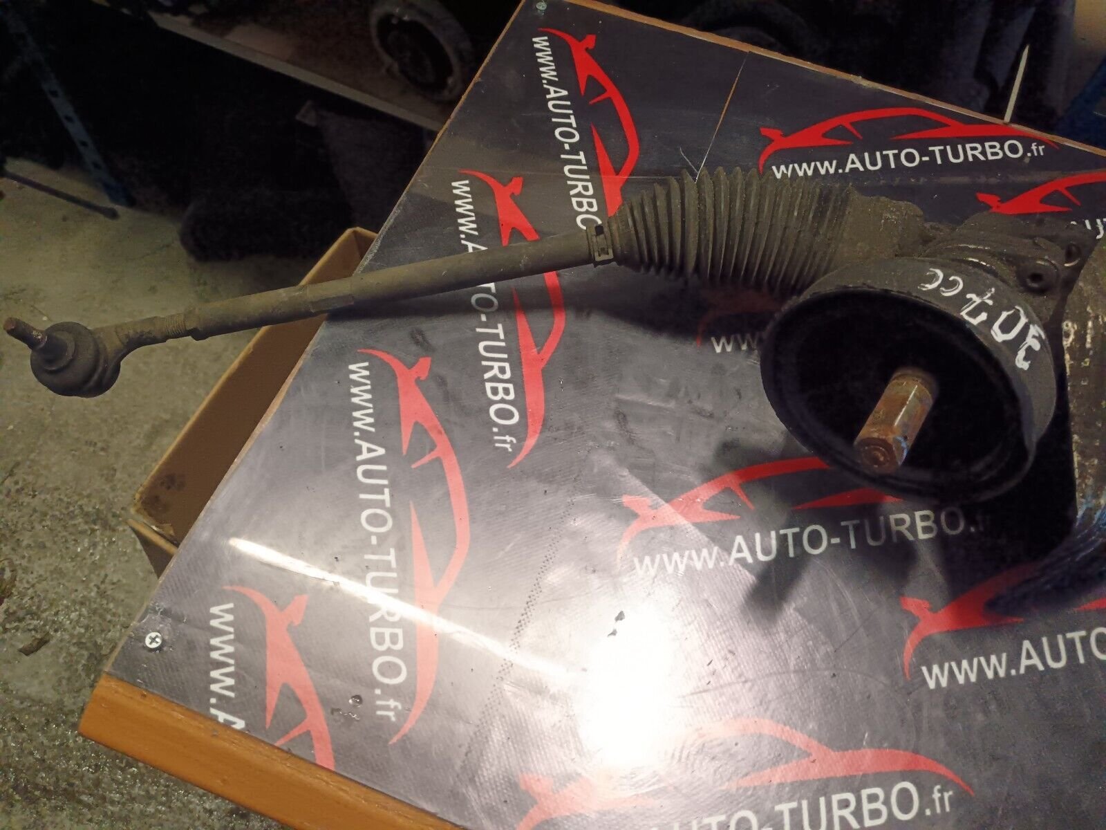 CREMAILLERE DE DIRECTION ASSISTE PEUGEOT 307cc ESSENCE REFERENCE: 1617933480