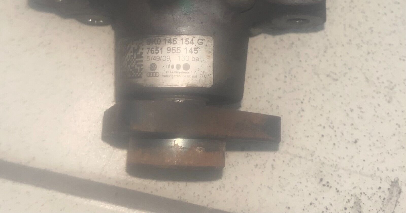 8K0145154G pompe de direction pour AUDI A4 2.0 TDI 143 CV