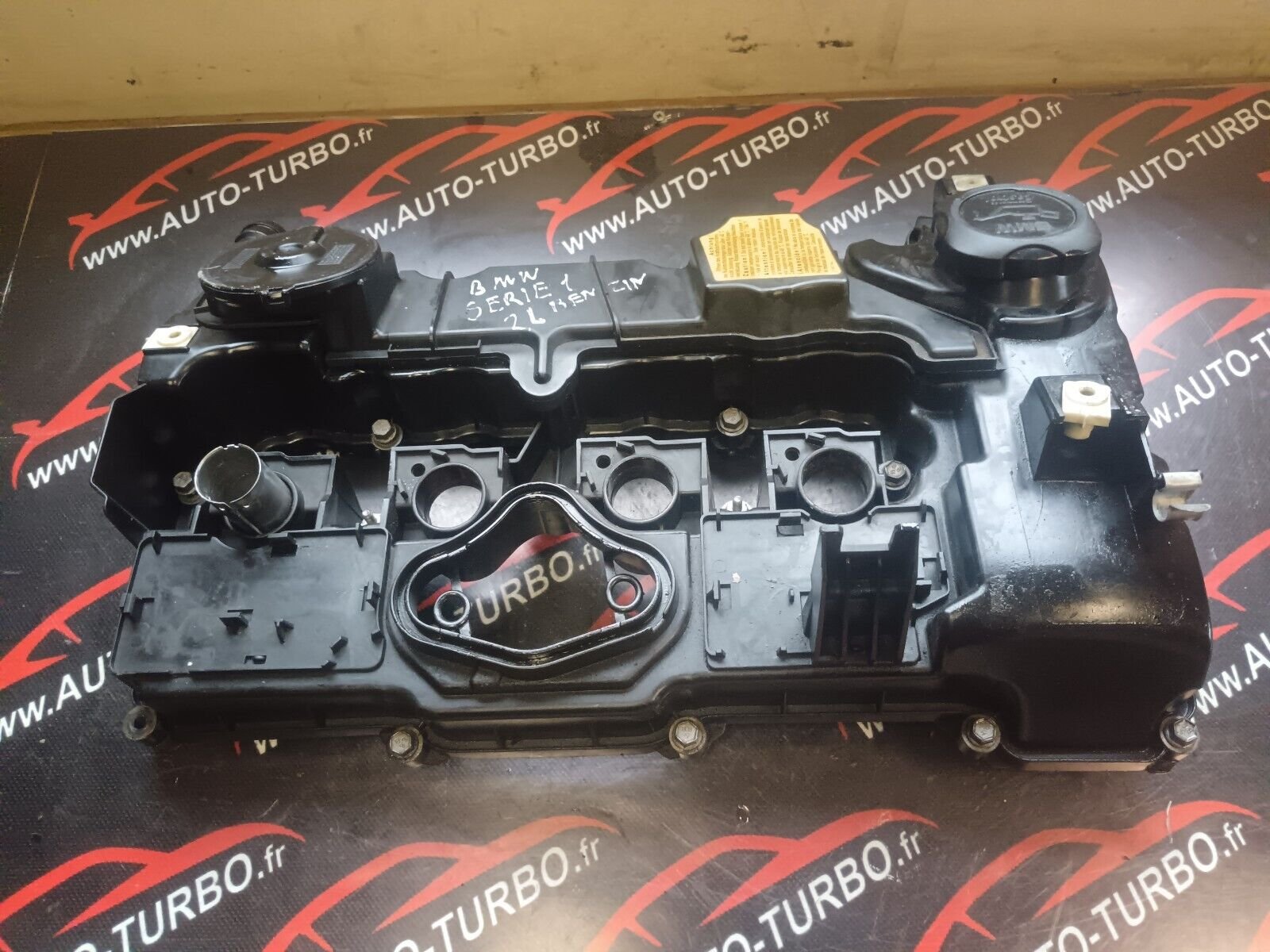 COUVRE CULASSE CACHE CULBUTEURS BMW SERIE 1 E87  120i REFERENCE: 7553626