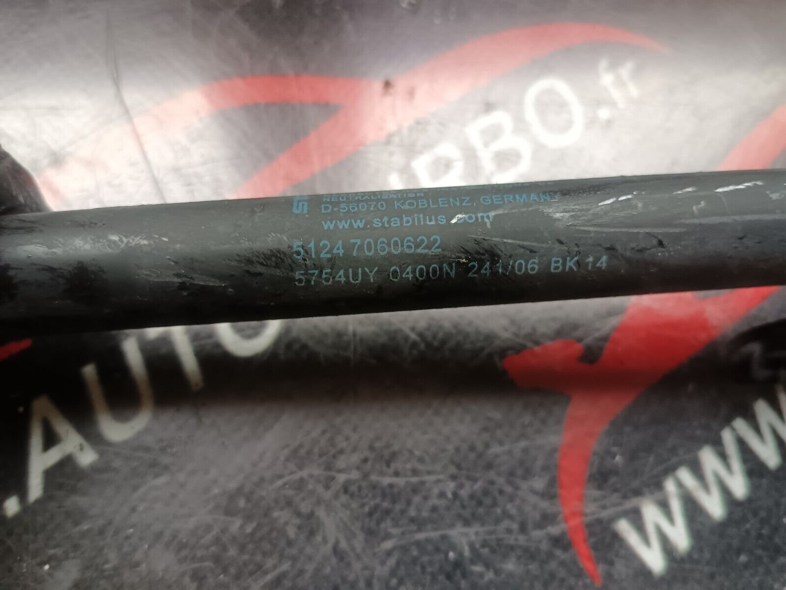 VERIN DE COFFRE  BMW SERIE 1 120i E87 REFERENCE: 7060622