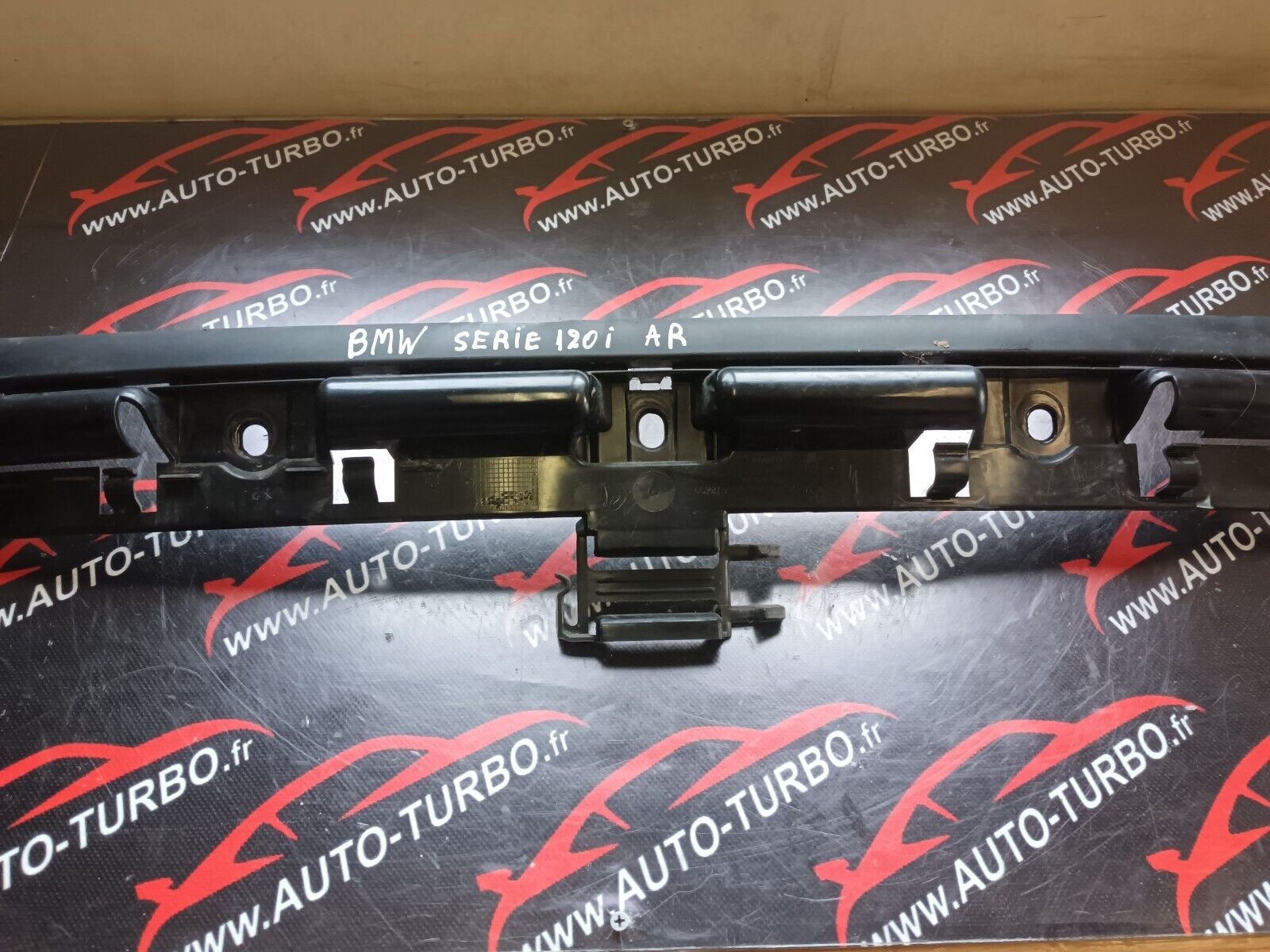 MOULURE PARE-CHOC ARRIERE BMW SERIE 1 120i E87 REFERENCE: 7058521