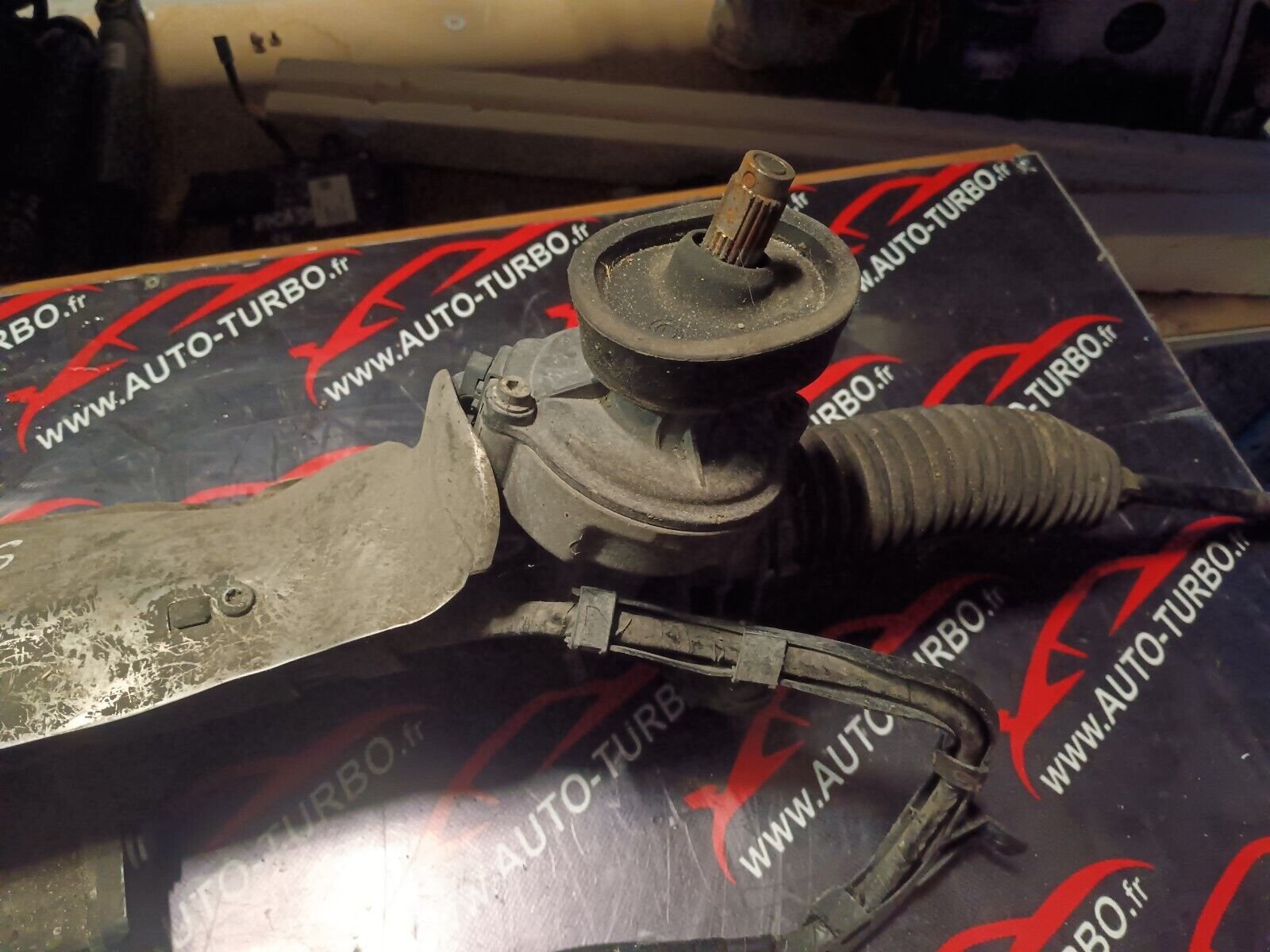 CREMAILLERE DE DIRECTION ASSISTE VOLKSWAGEN EOS PASSAT REFERENCE: 7805501277