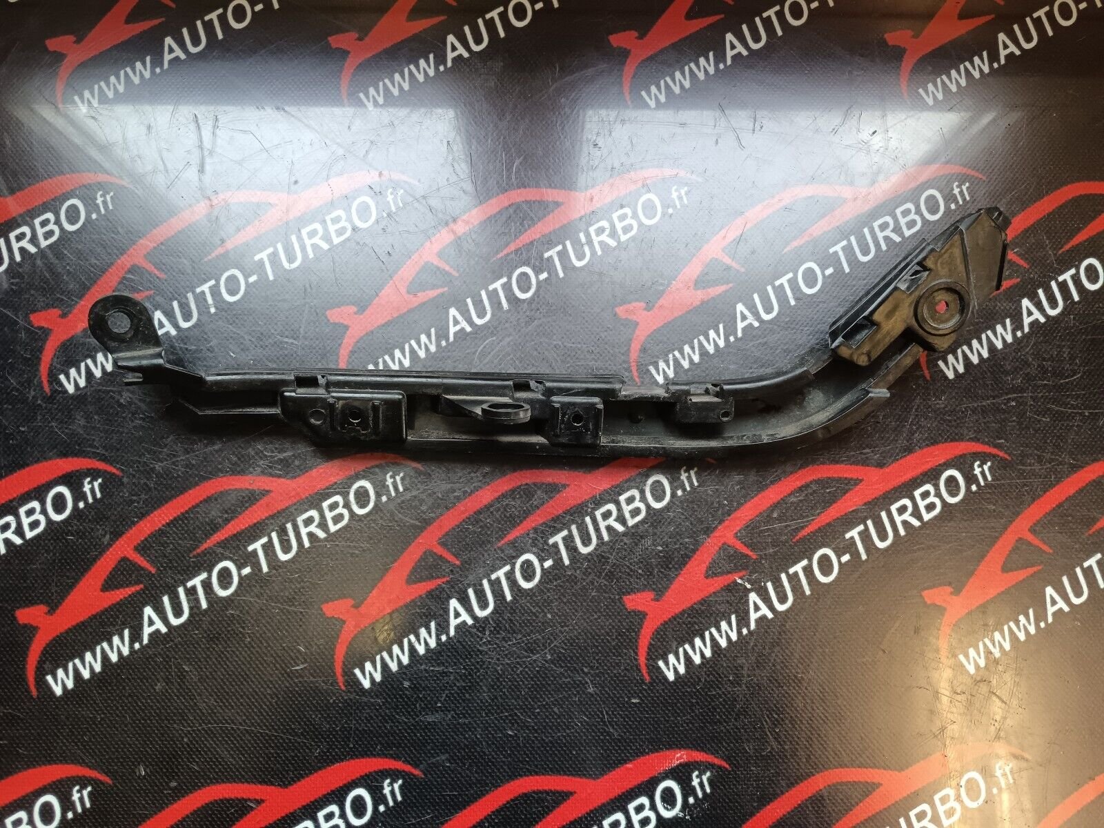 SUPPORT PARE CHOC ARRIERE DROIT BMW SERIE 1 120i E87 REFERENCE 7058518