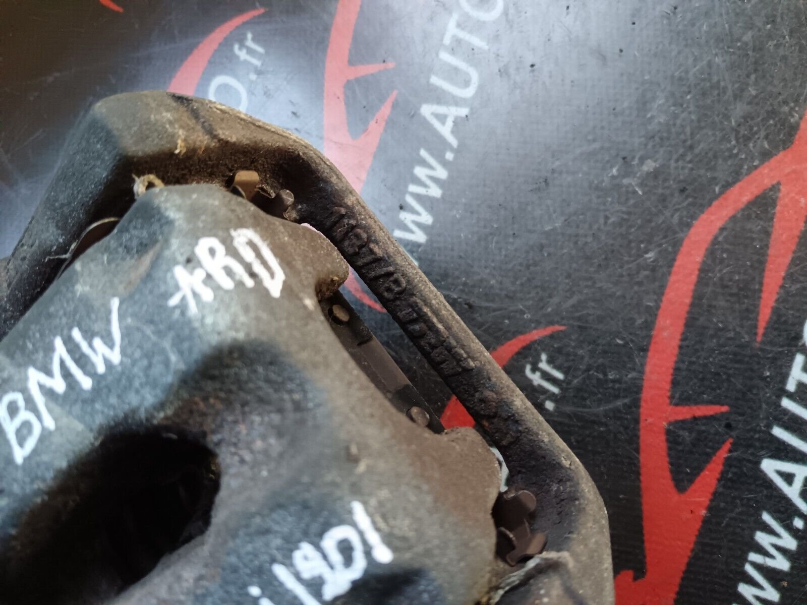 ETRIER ARRIERE DROIT BMW SERIE 1 120i