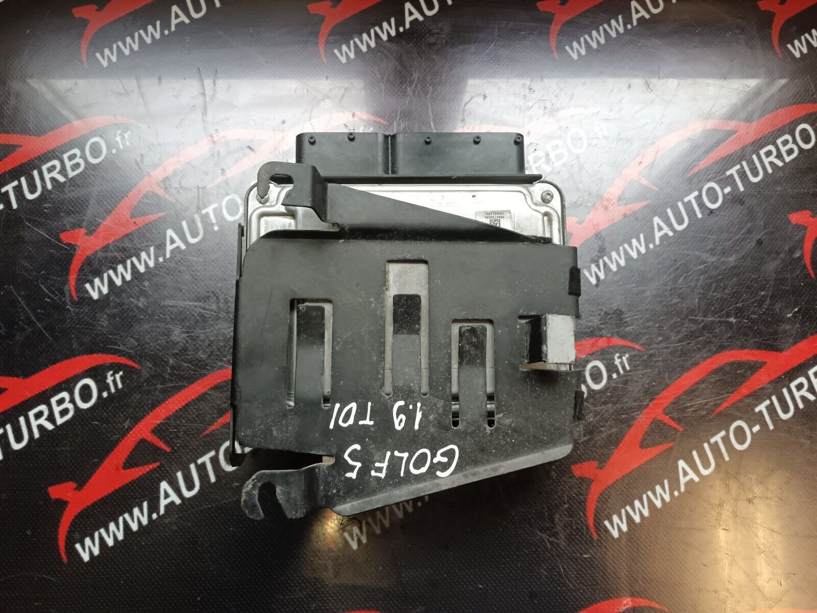 CALCULATEUR VOLKSWAGEN GOLF V 1.9TDI REFERENCE: 03G906021HB