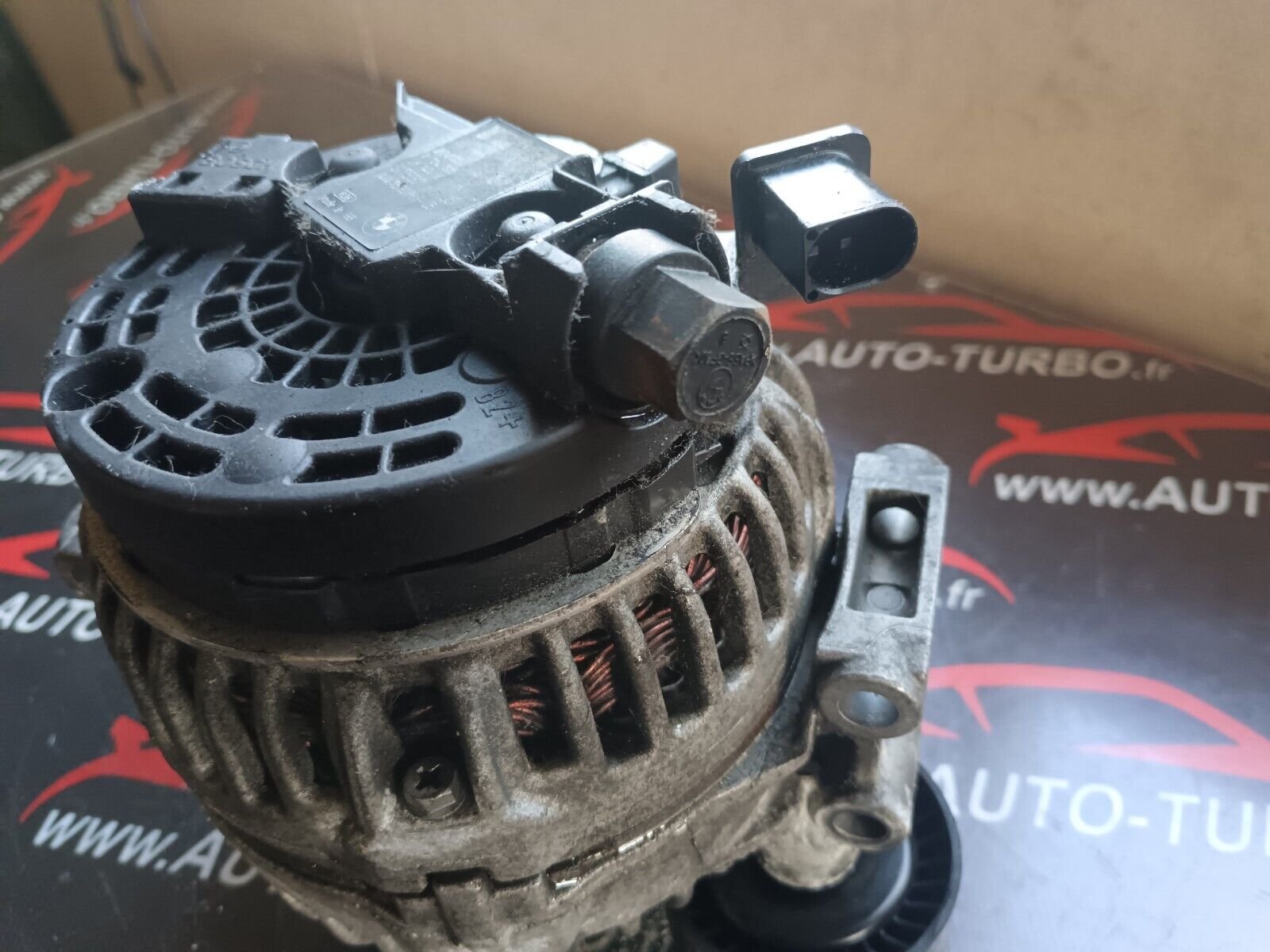 ALTERNATEUR  BMW SERIE 1 120i E87 SERIE 3 REFERENCE: 7532966