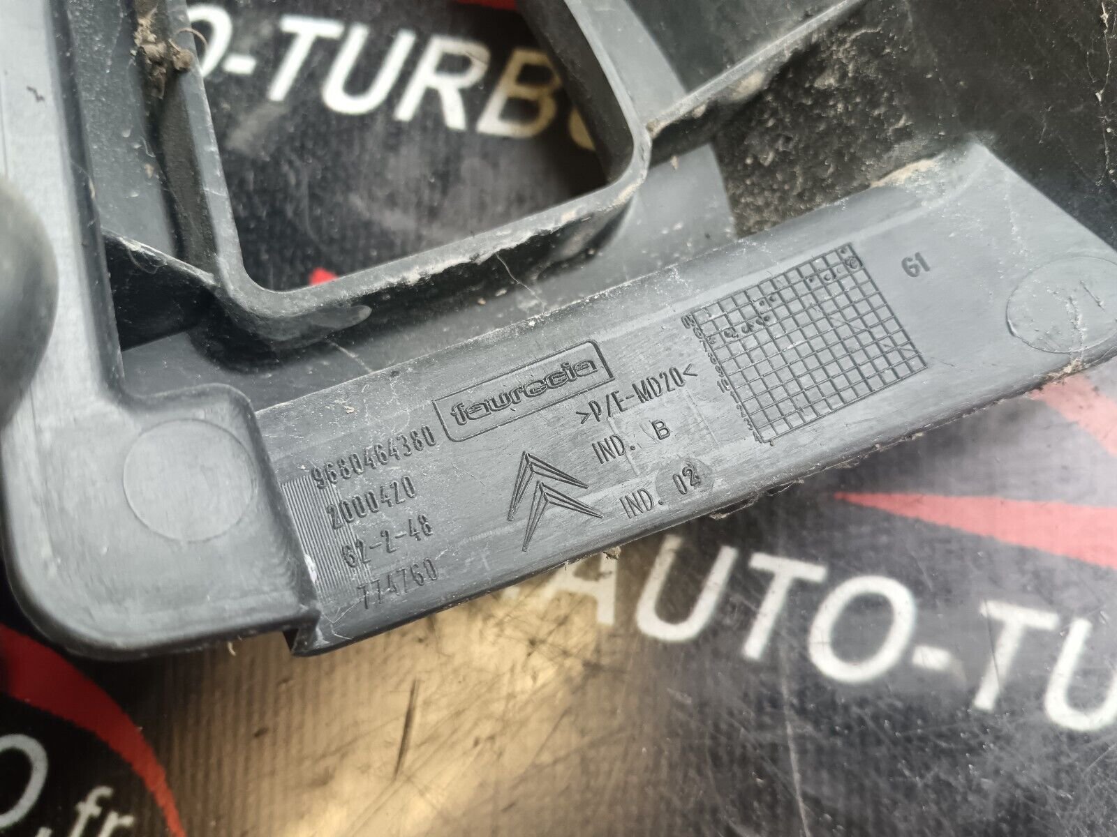 SUPPORT PARE CHOC ARRIERE GAUCHE CITROEN  C4 PICASSO REFERENCE: 9680526280