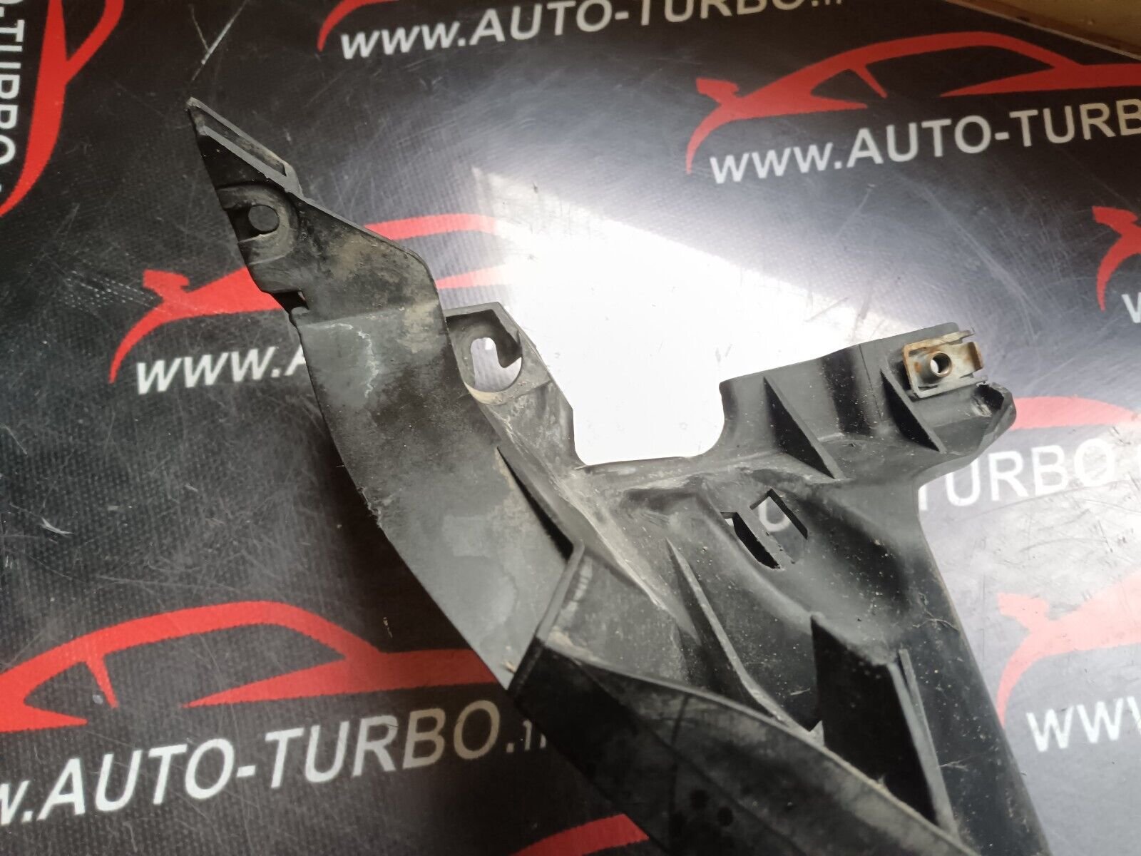 SUPPORT PARE-CHOC AVANT GAUCHE BMW SERIE 1 REFERENCE: 7120823