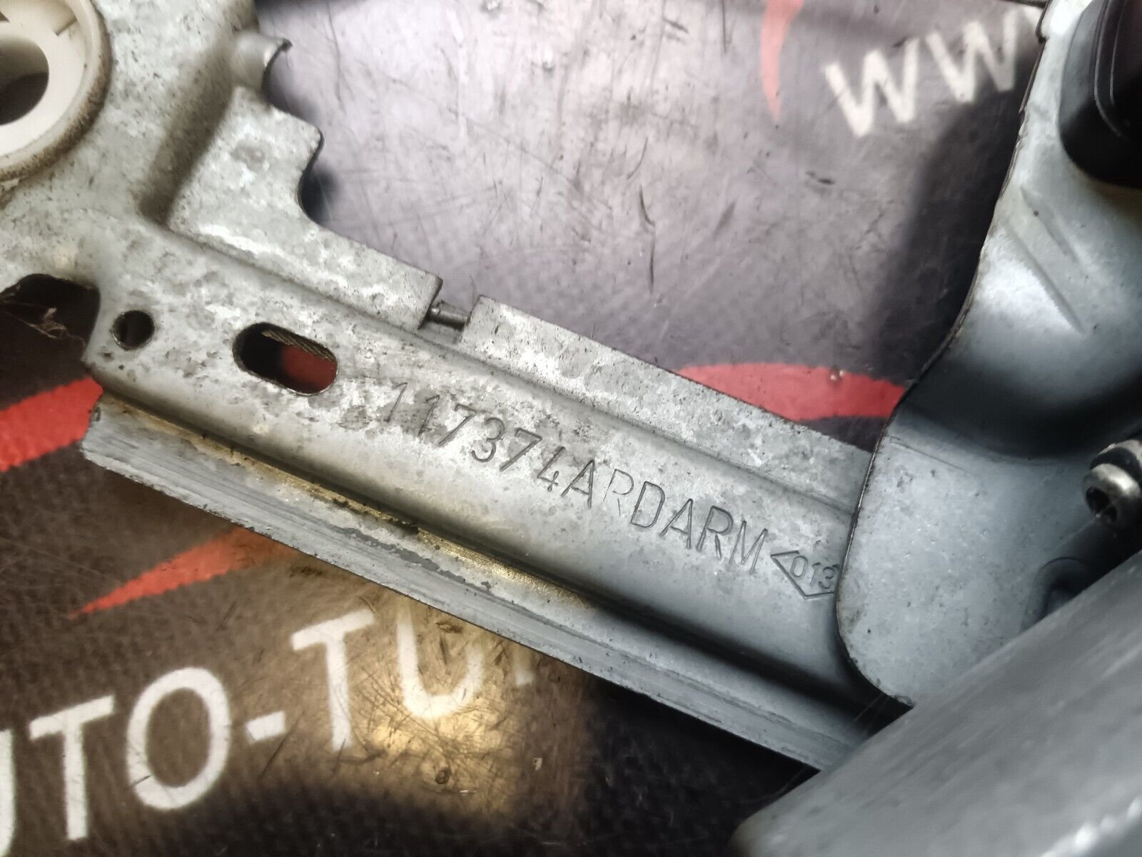 MECHANISME LEVE VITRE AVEC MOTEUR RENAULT SCENIC 2 REFERENCE: 117374