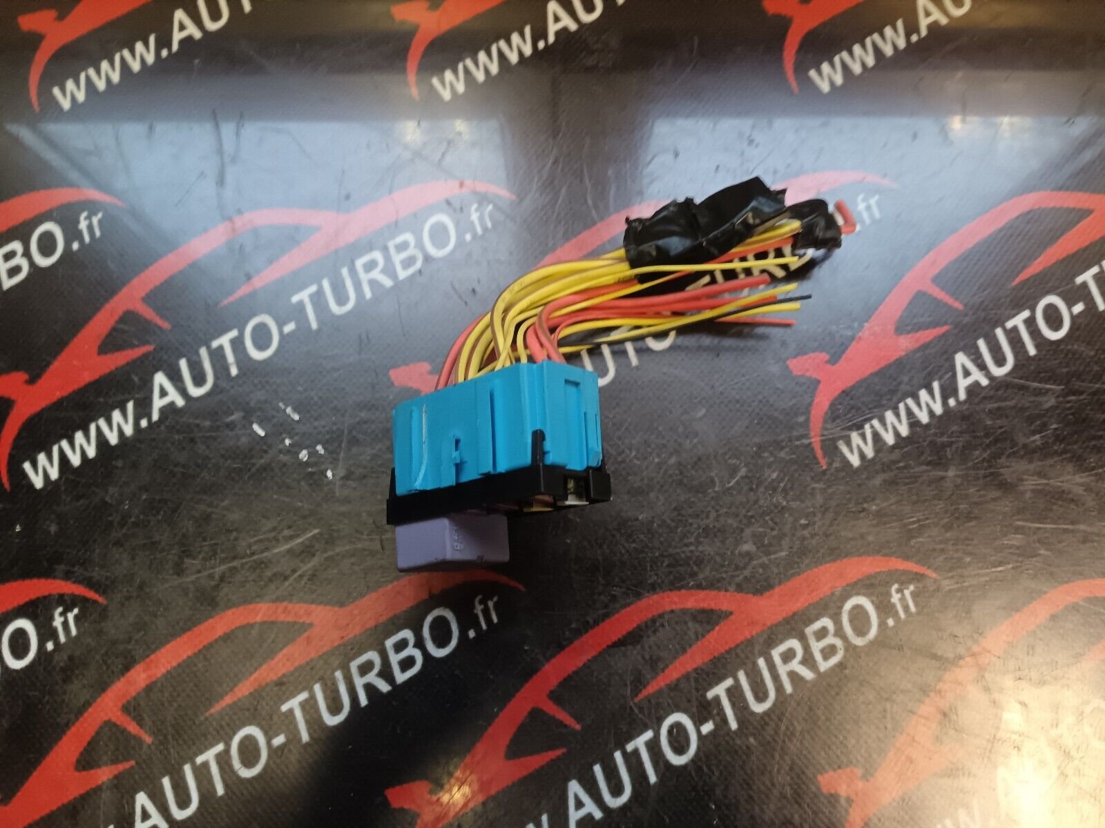 BOITE A FUSIBLES RENAULT SCENIC 2 REFERENCE: 7703597202