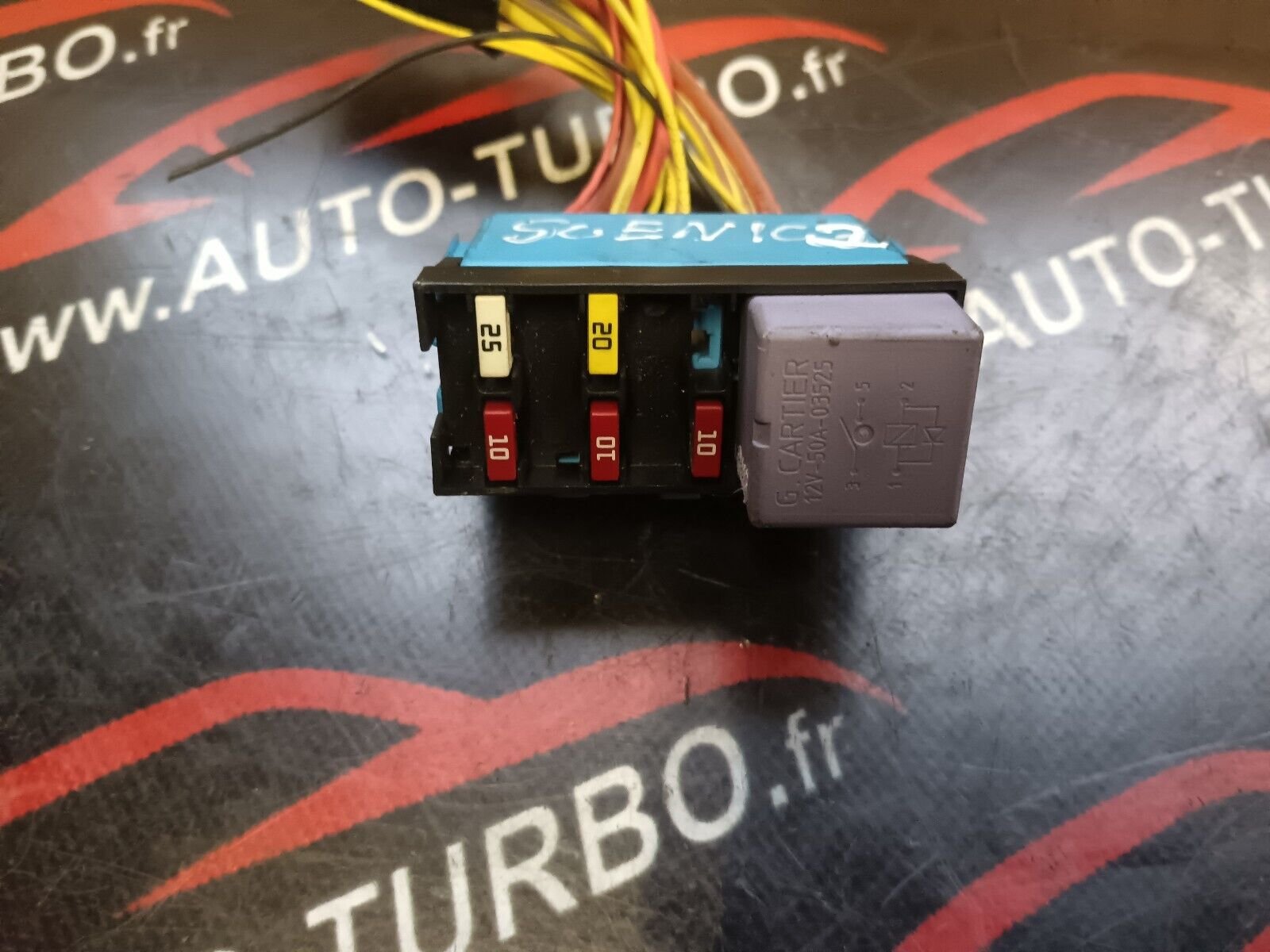 BOITE A FUSIBLES RENAULT SCENIC 2 REFERENCE: 7703597202