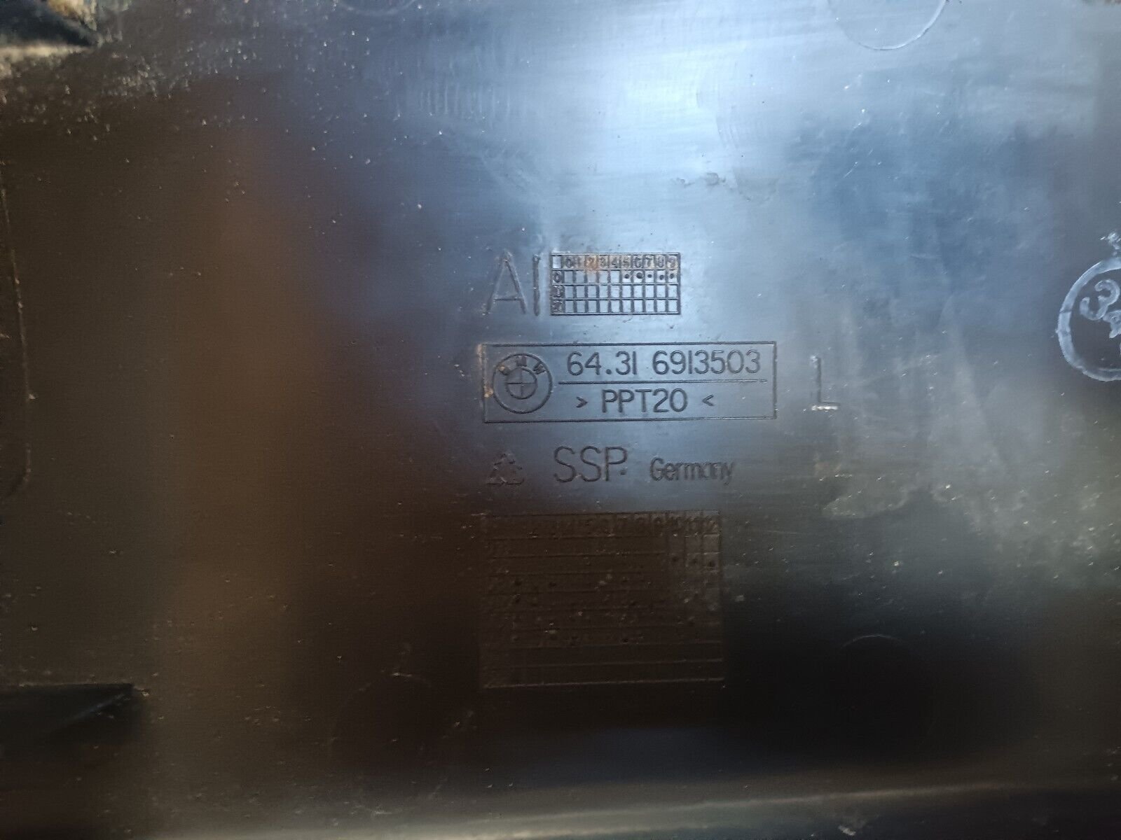 BOITE A FILTRE BMW 525 E60 REFERENCE: 64316913503