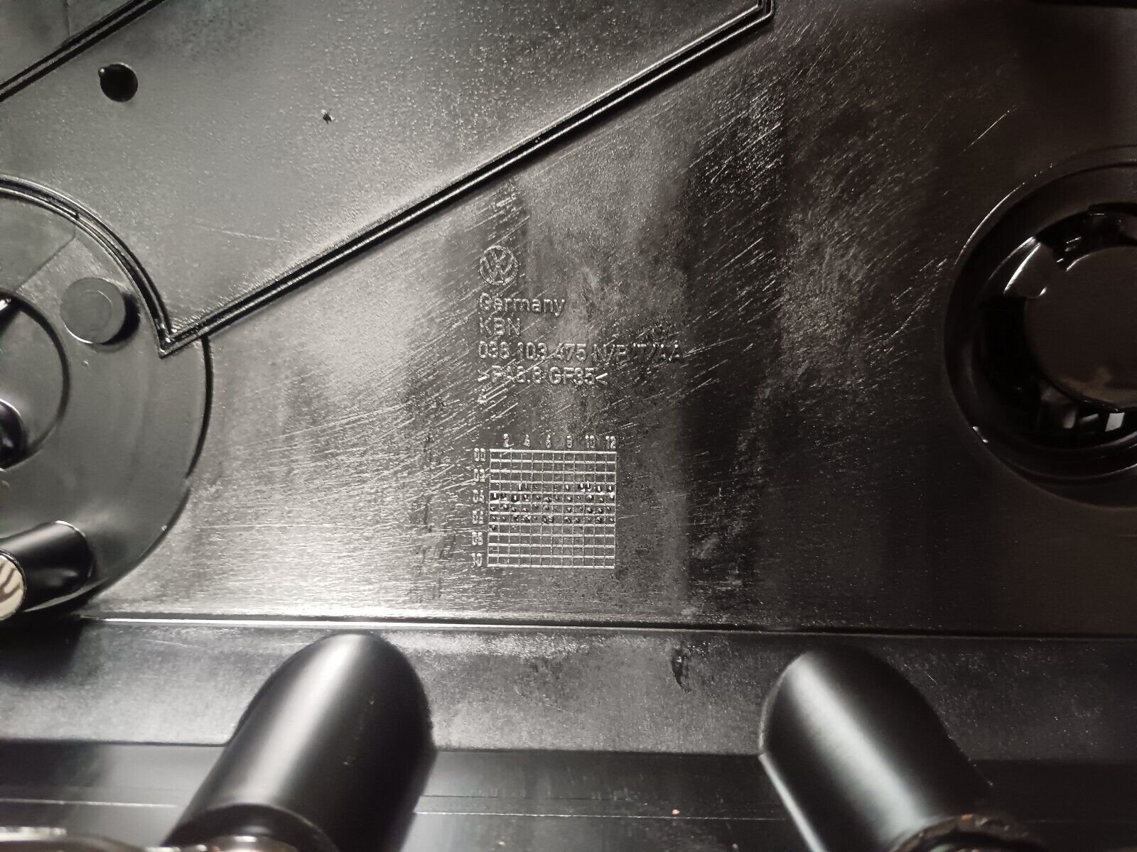 COUVRE CULASSE VOLKSWAGEN GOLF V 1.9TDI REFERENCE: 038103475