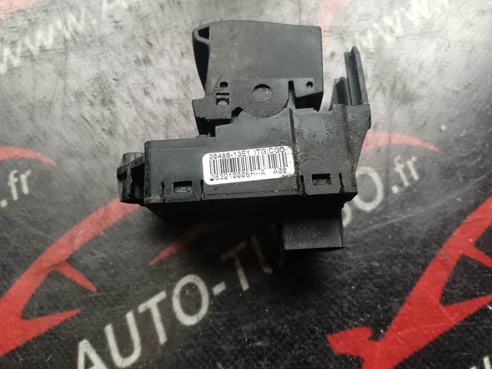 LEVIER FRIN A MAIN ELECTRIQUE SCENIC 3 REFERENCE: 363210006