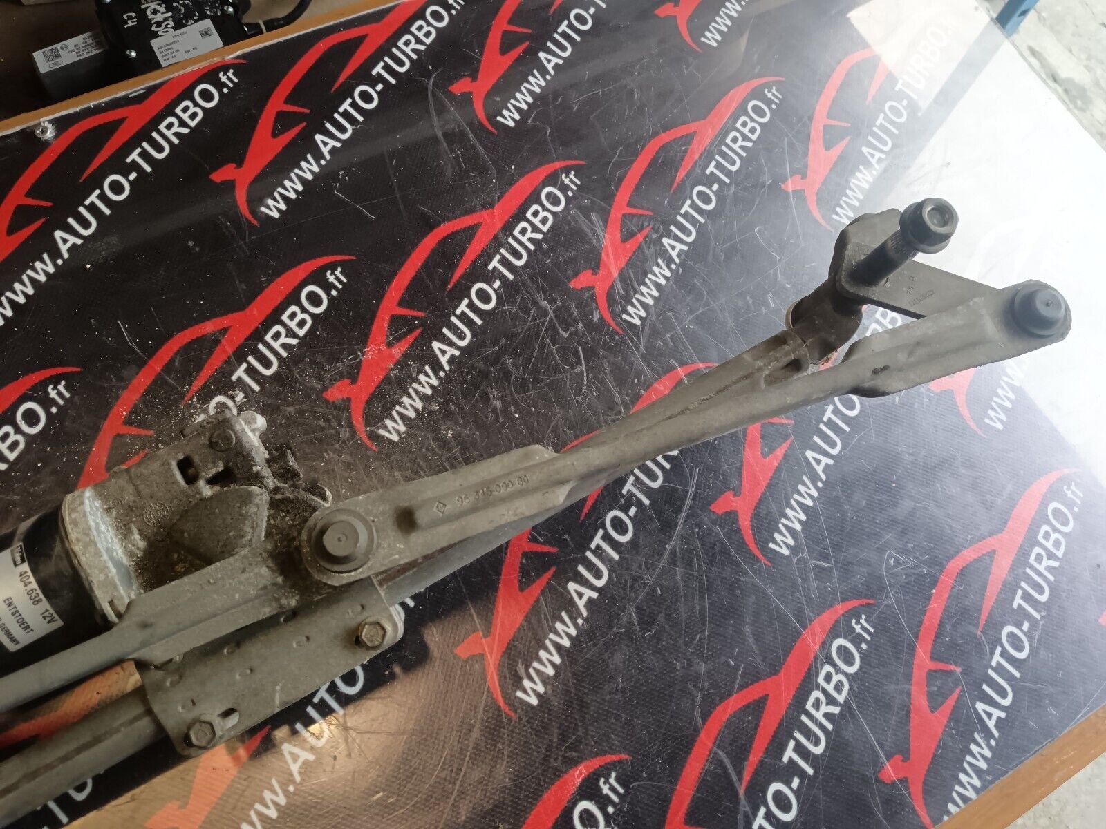 MOTEUR ESSUIE GLACE PEUGEOT 307cc REFERENCE 404638