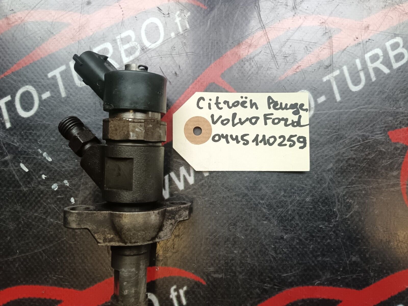 INJECTEUR CITROEN PEUGEOT FORD VOLVO REFERENCE: 0445110259