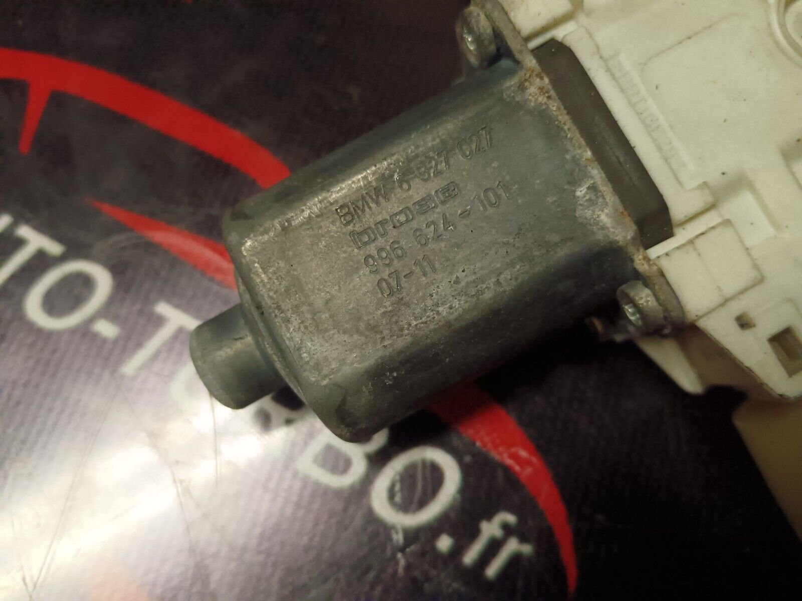 MECHANISME LEVE VITRE AVEC MOTEUR BMW SERIE 1 AVANT GAUCHE REFERENCE: 7067795