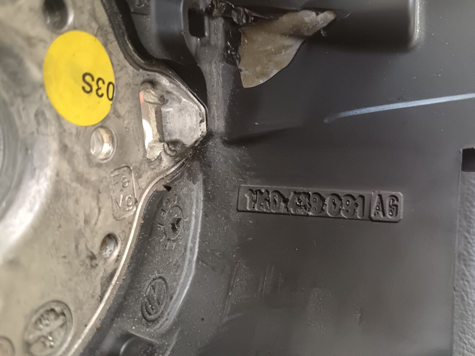 VOLANT EN CUIR VOLKSWAGEN GOLF V