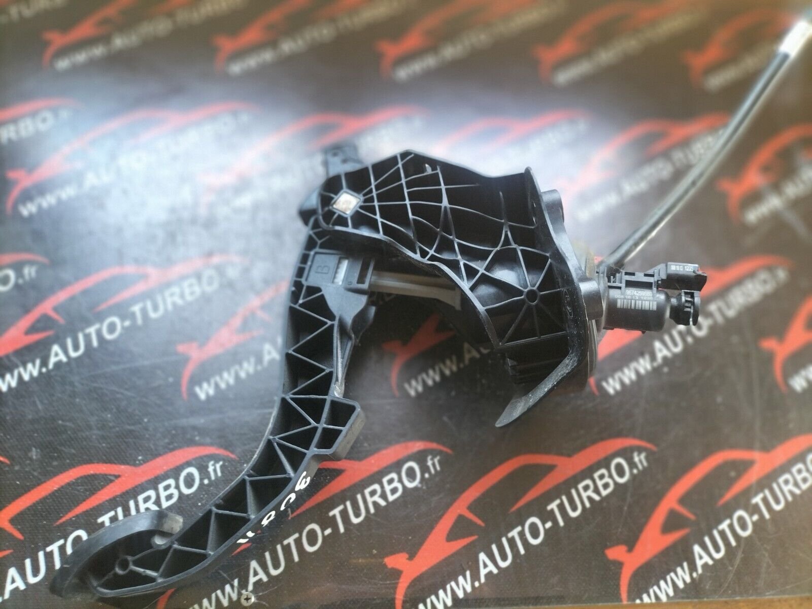 PEDALE EMBREYAGE COMPLET PEUGEOT 308 PHASE 2 9676728880