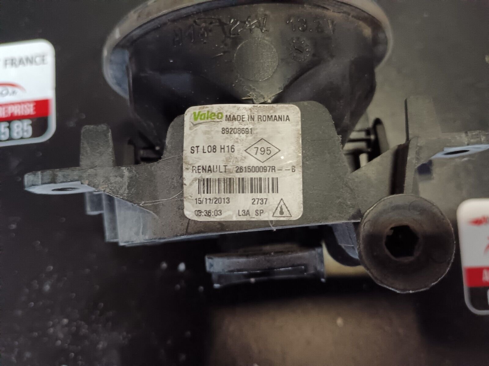 PHARE ANTIBROUILLARD AVANT RENAULT REFERENCE: 89208691