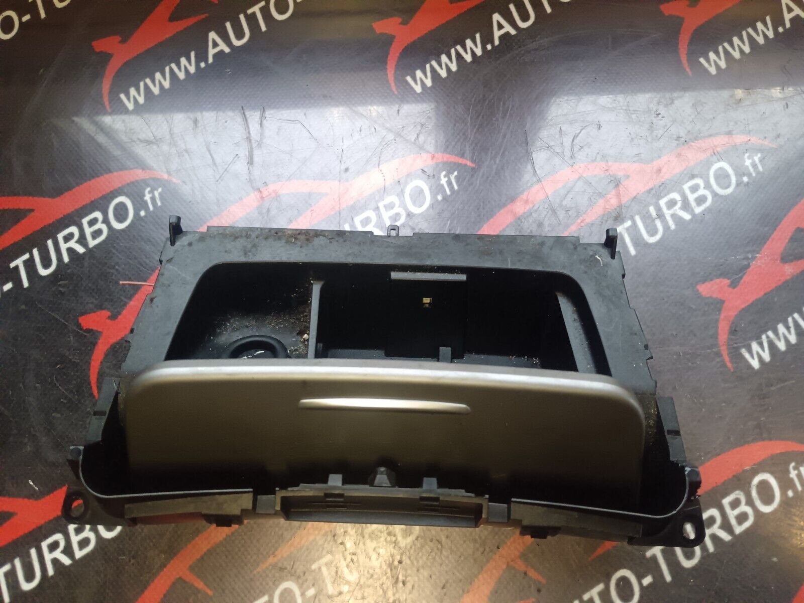 CENDRIER BMW SERIE 1 E87 REFERENCE: 6764924