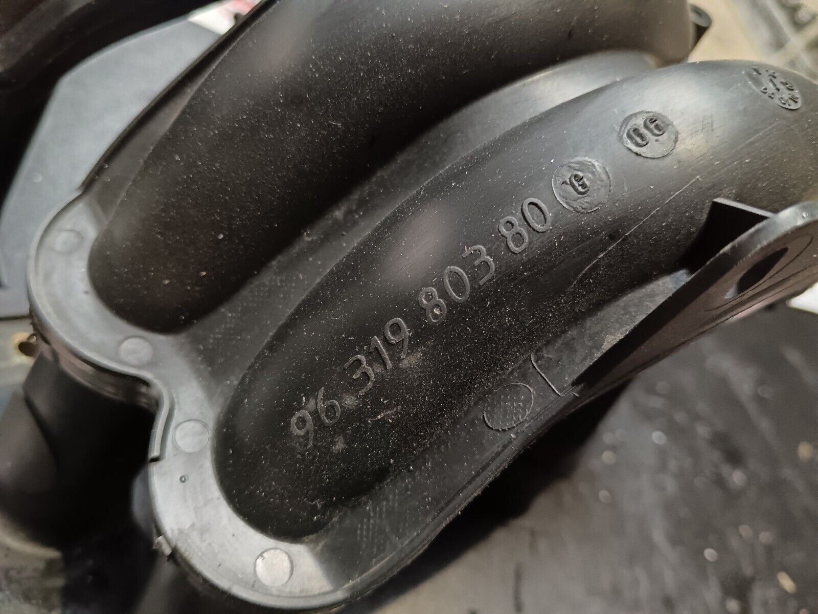 COLLECTEUR D'ADMISSION PSA 1.4 HDI 75CH REFERENCE: 9631980380